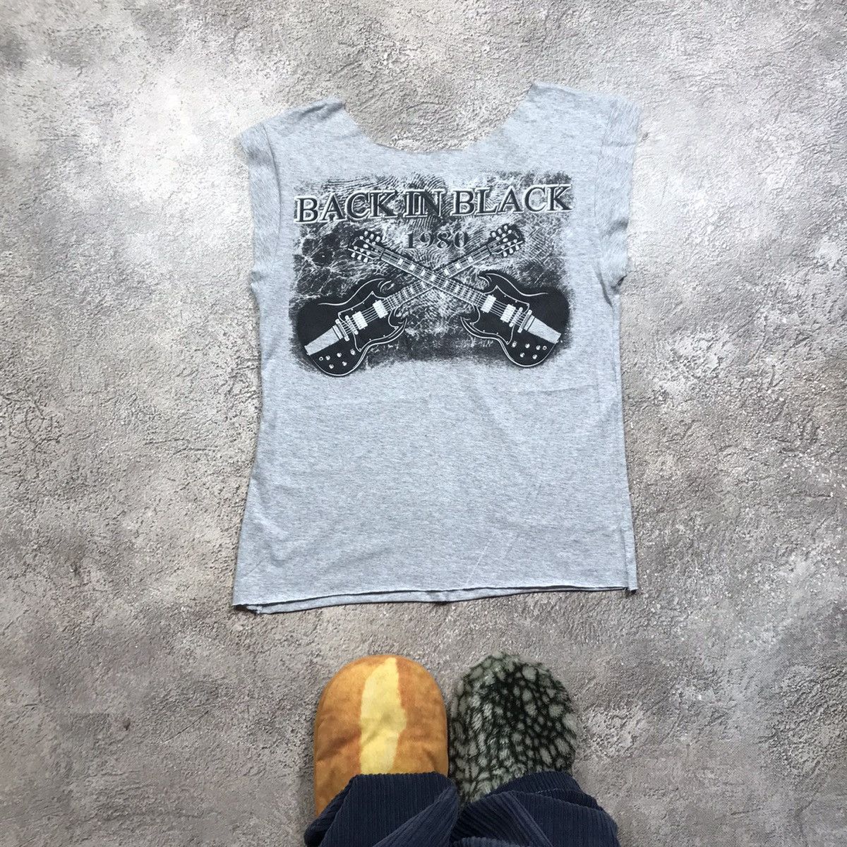 Vintage Vintage AC/DC Back in Black Band Tee Sun Faded Grunge Logo S Size US S / EU 44-46 / 1 - 4 Thumbnail