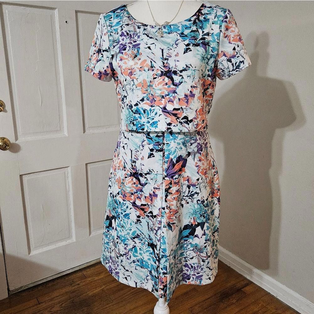 Designer Ivanka trump faux 2 piece dress Size M / US 6-8 / IT 42-44 - 2 Thumbnail