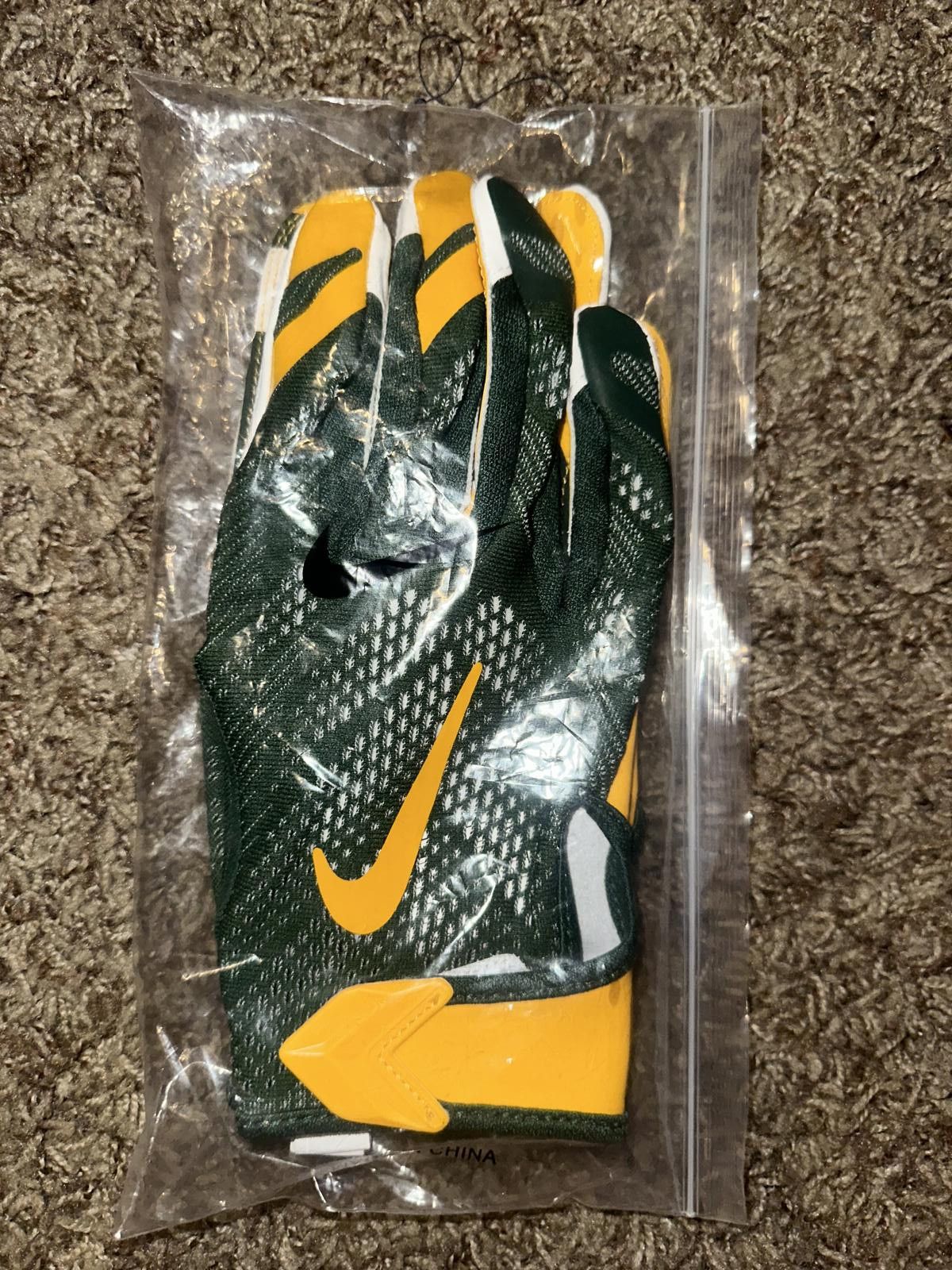 Nike Nike NFL Green Bay Packers Vapor Knit On Field Football Gloves Size ONE SIZE - 8 Thumbnail