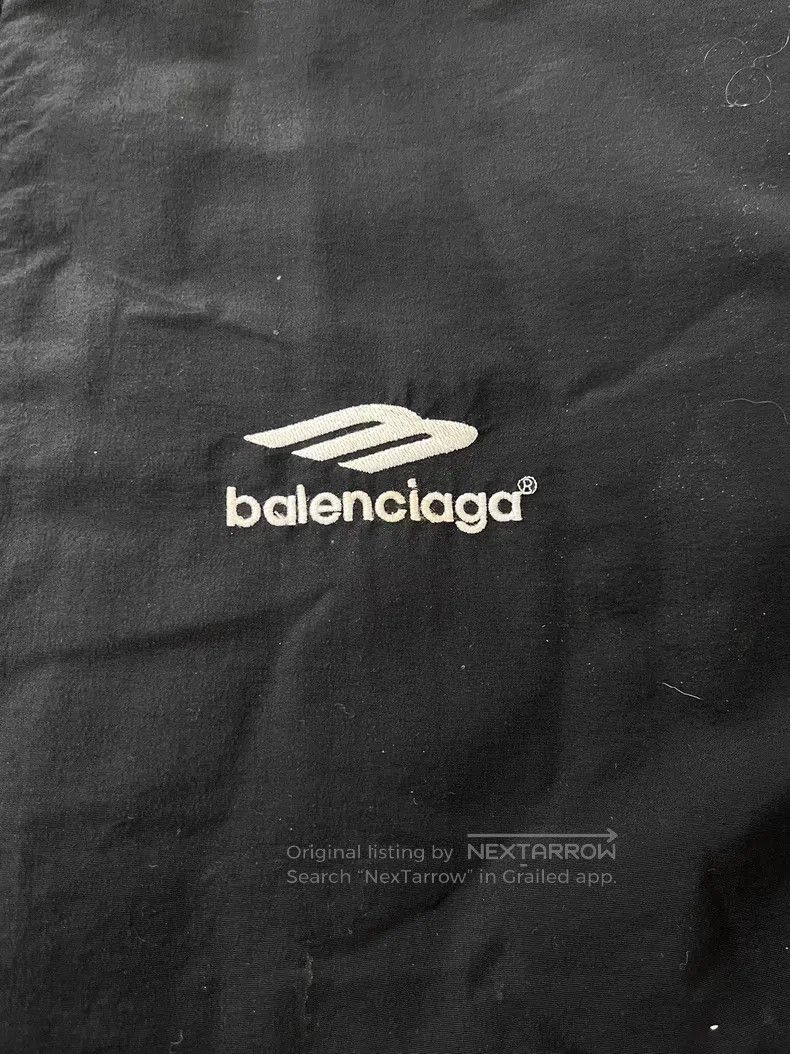 Balenciaga Balenciaga Plain color logo print zip-up stand collar spor Size US L / EU 52-54 / 3 - 3 Thumbnail