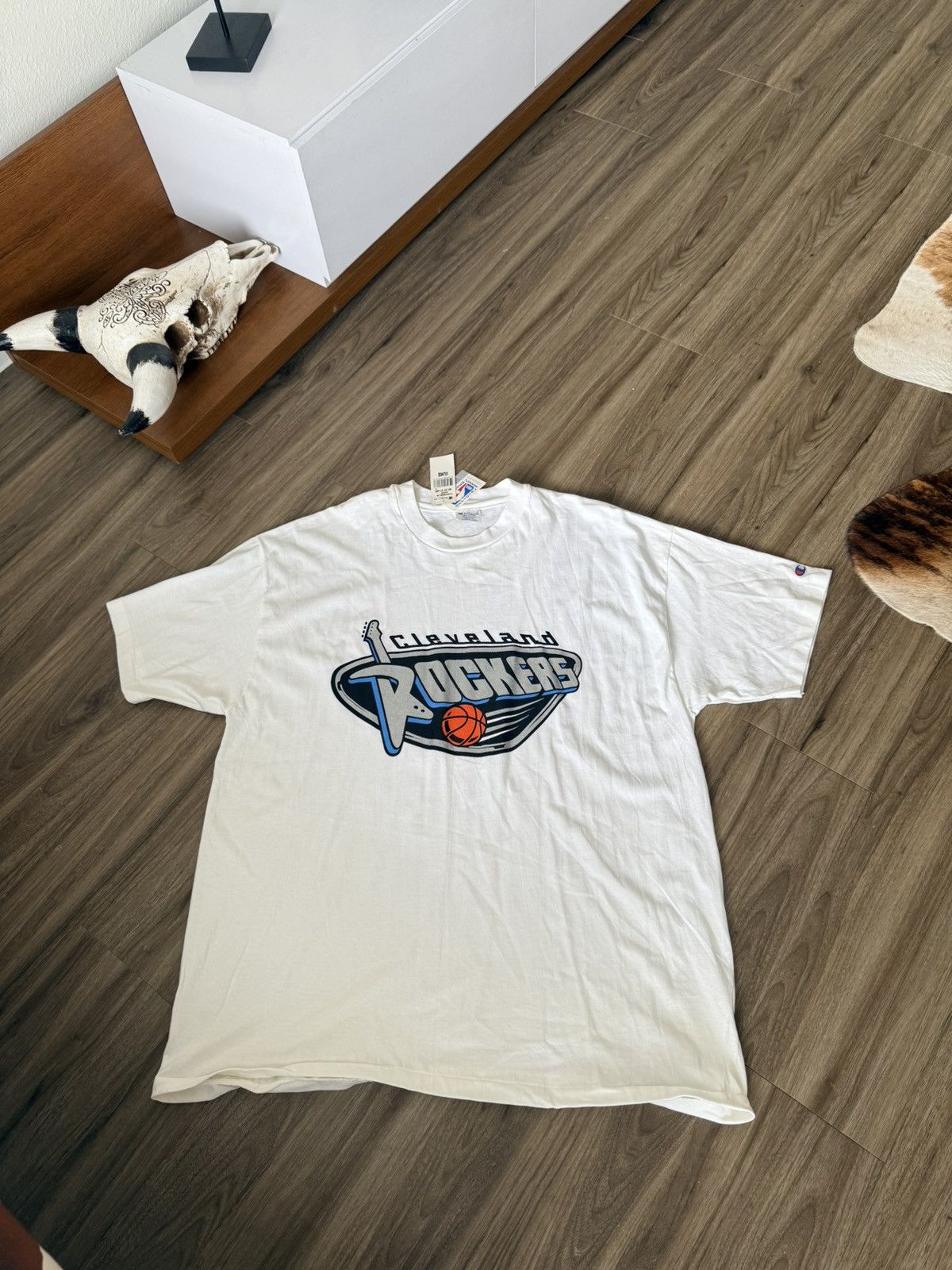 Champion Vintage Champion WNBA Cleveland Rockers T-Shirt NWT Size US XXL / EU 58 / 5 - 1 Thumbnail