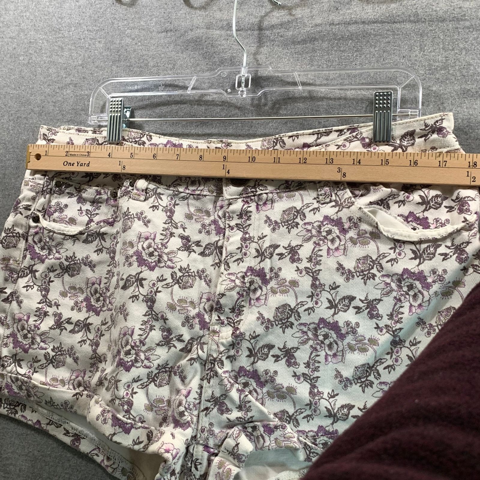 Other Floral Print Shorts Women Size 18 Size 40" / US 18 - 4 Thumbnail