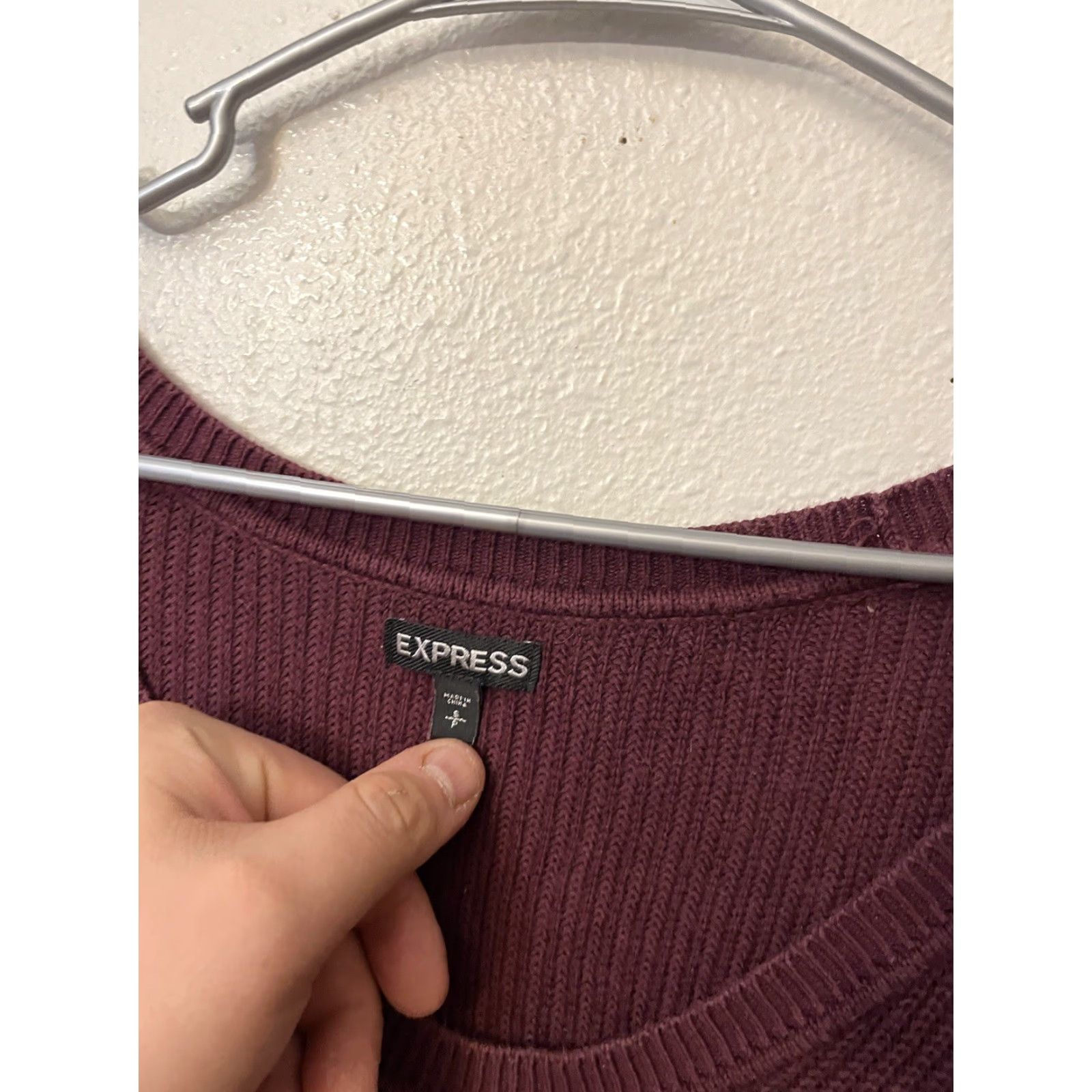 Express Express Womens Small Maroon V Neck Solid 3/4 Sleeve Sweater Top Solid Size S / US 4 / IT 40 - 2 Thumbnail