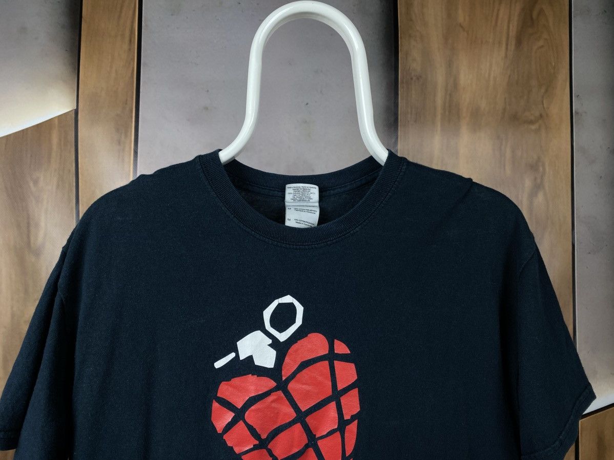 Band Tees 🎸Vintage 00s T-Shirt Green Day American Idiot Rock Band Tee🎸 Size US M / EU 48-50 / 2 - 4 Thumbnail