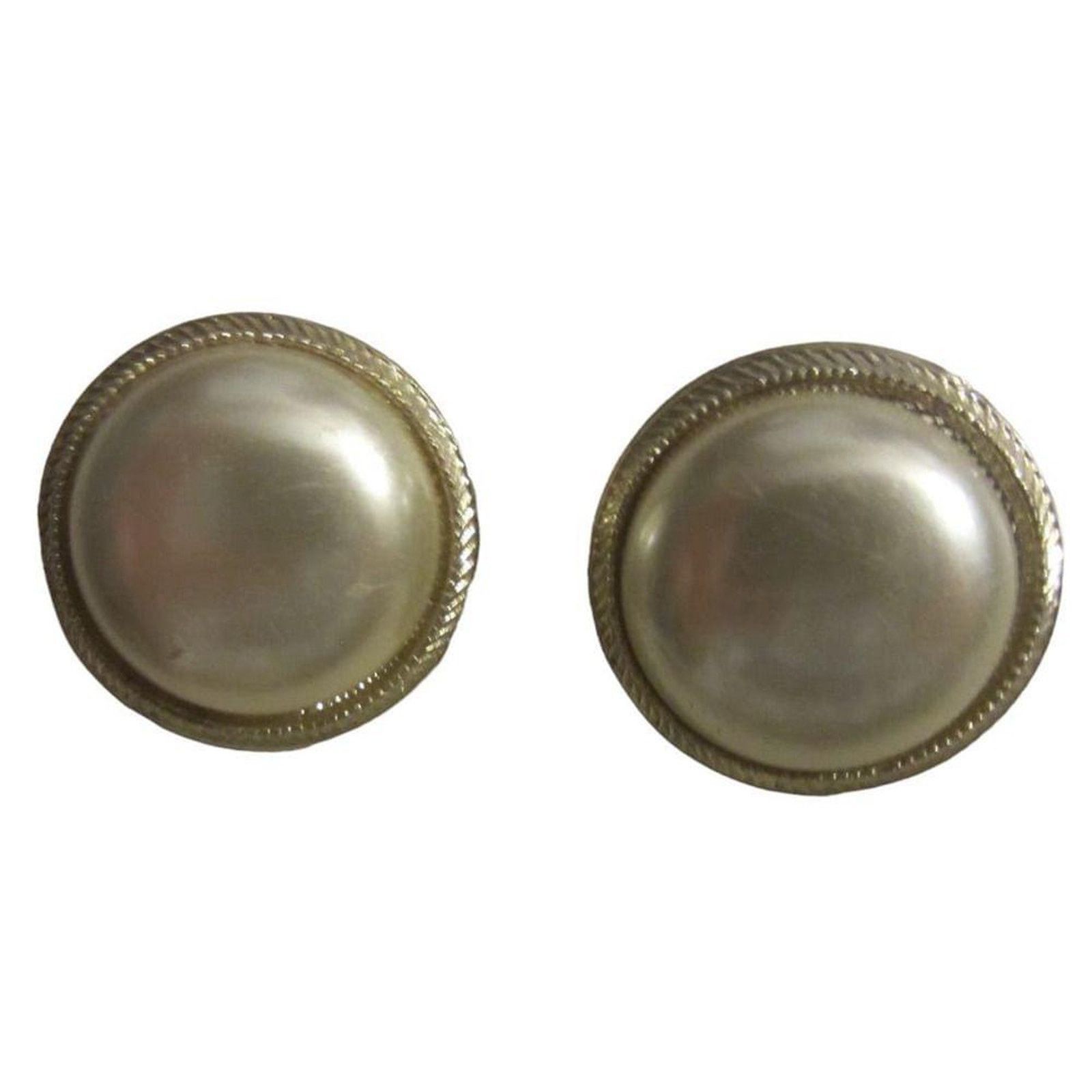 Vintage Vintage Gold Clip-On Earrings Faux Pearl Dome Round Retro Size ONE SIZE - 2 Thumbnail