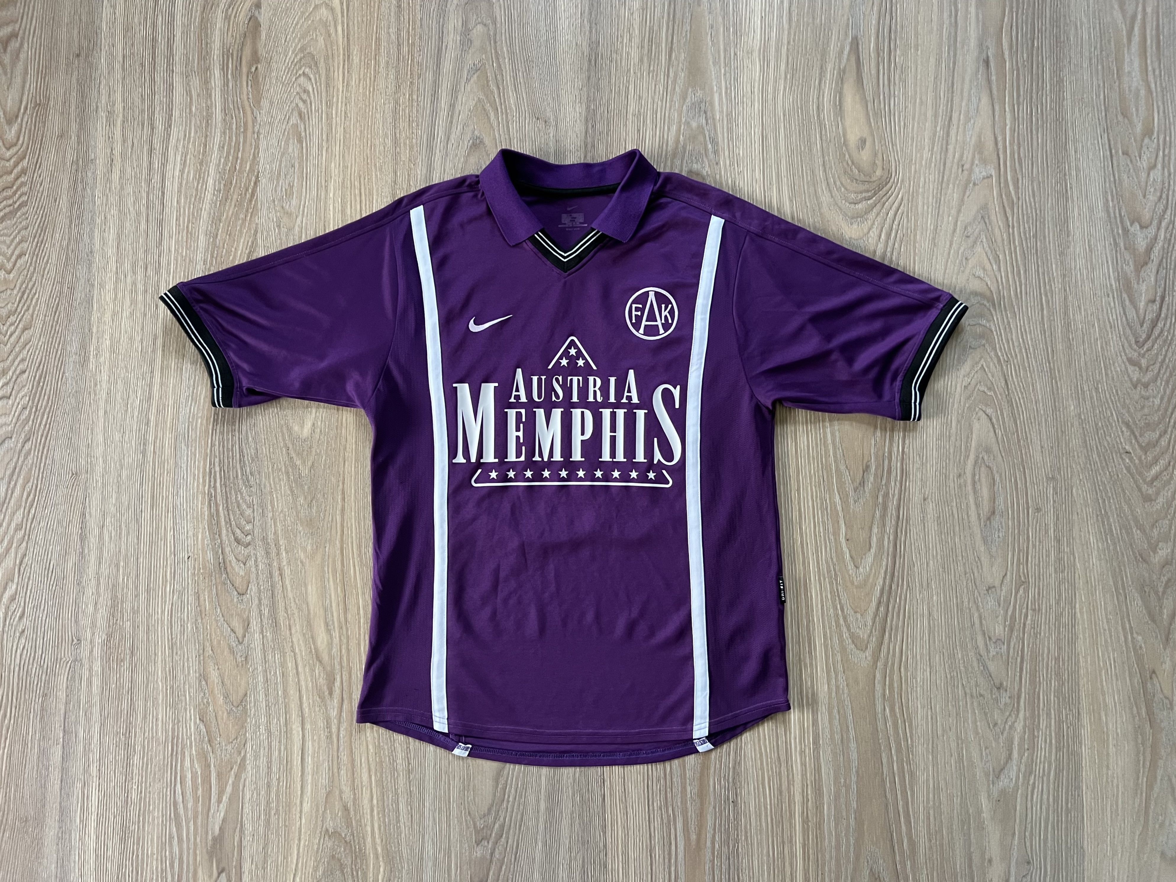 Nike Vintage Nike Austria Wien Home Shirt #19 Gilewicz 2000-2002 Size US S / EU 44-46 / 1 - 1 Thumbnail