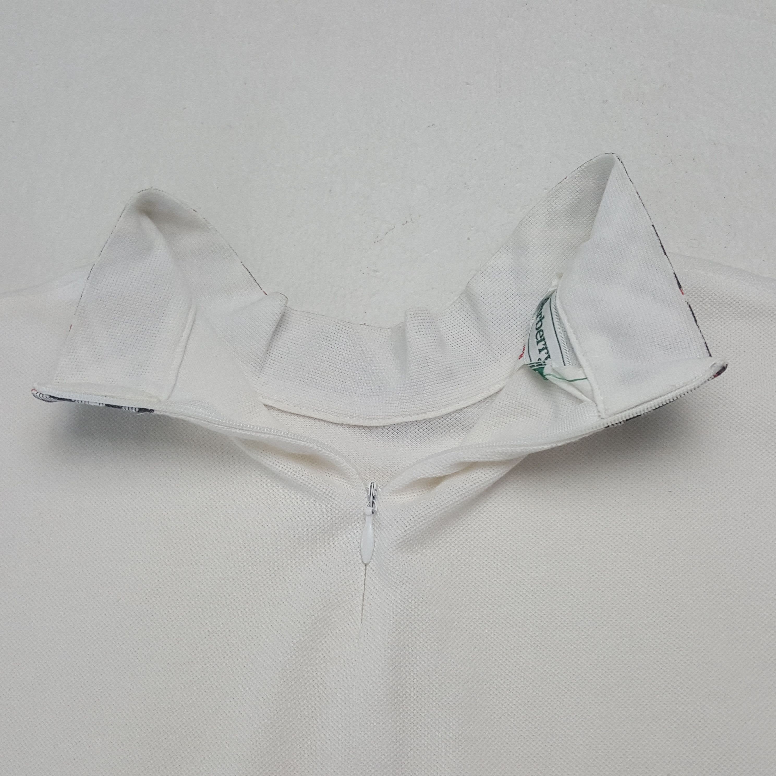 Burberry × Vintage Vintage Burberrys Custom Spell Out Tshirt Size L / US 10 / IT 46 - 9 Thumbnail