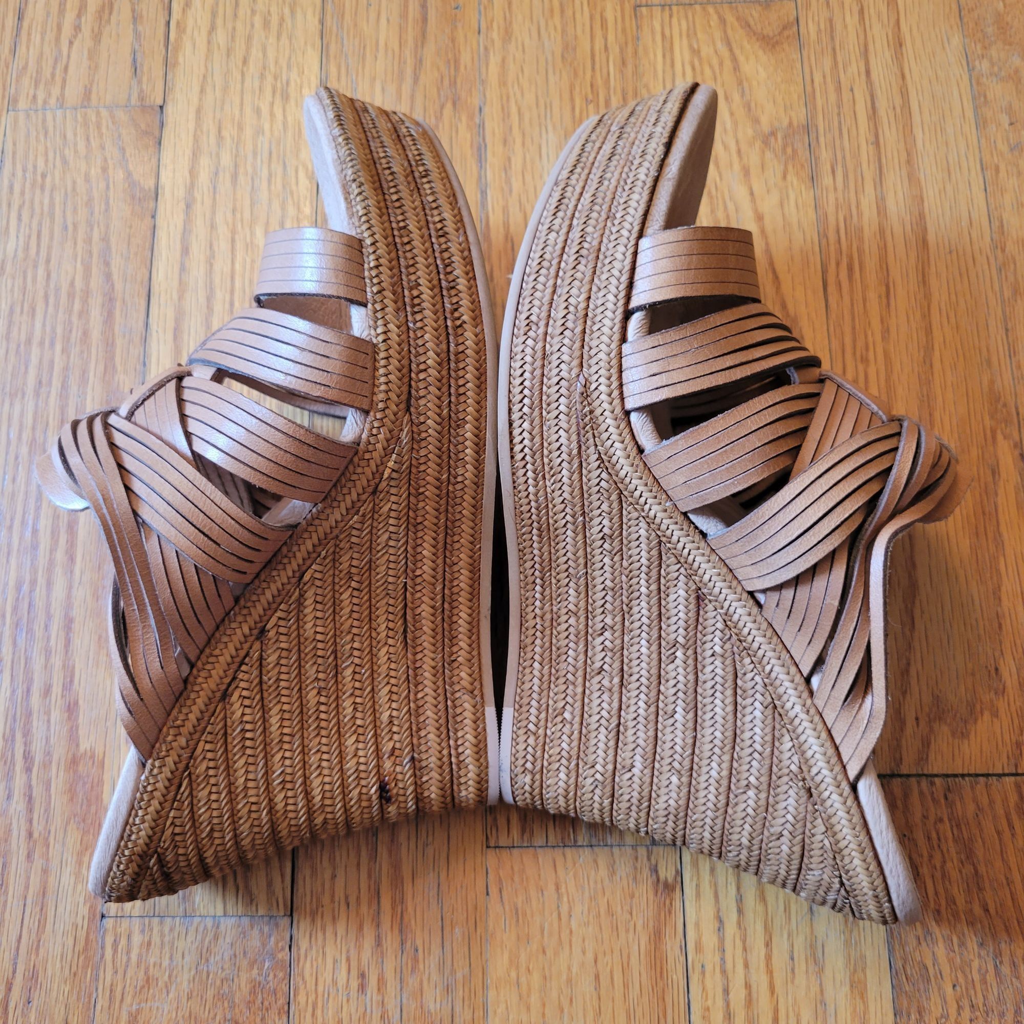 Ugg UGG 7.5 Leather Strappy Woven Wedge Heels 100712 MELINDA Sun Size US 7.5 / IT 37.5 - 7 Thumbnail