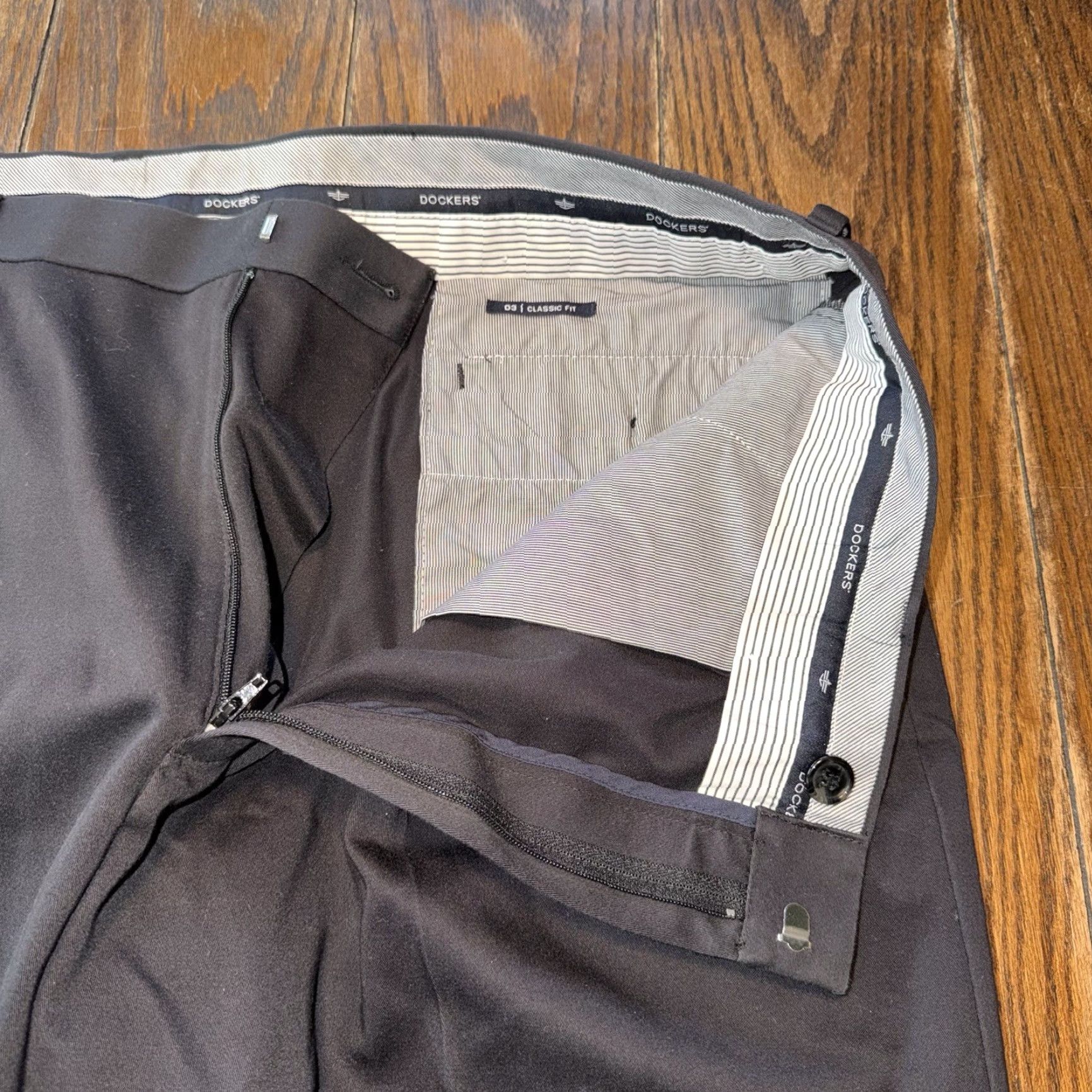 Dockers DOCKERS D3 Classic Fit Pleated 100% Cotton Mens Dress Pants 38x29 Black New Size US 38 / EU 54 - 3 Thumbnail