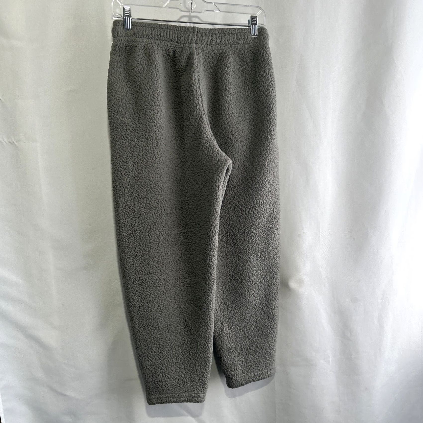 Nike Nike Pants Womens Sz S Gray Faux Fur Sherpa Fleece Swoosh Sweatpant Therma Fit Sweatpants Women Small Gray Nike Therapy Size 28" / US 6 / IT 42 - 3 Thumbnail