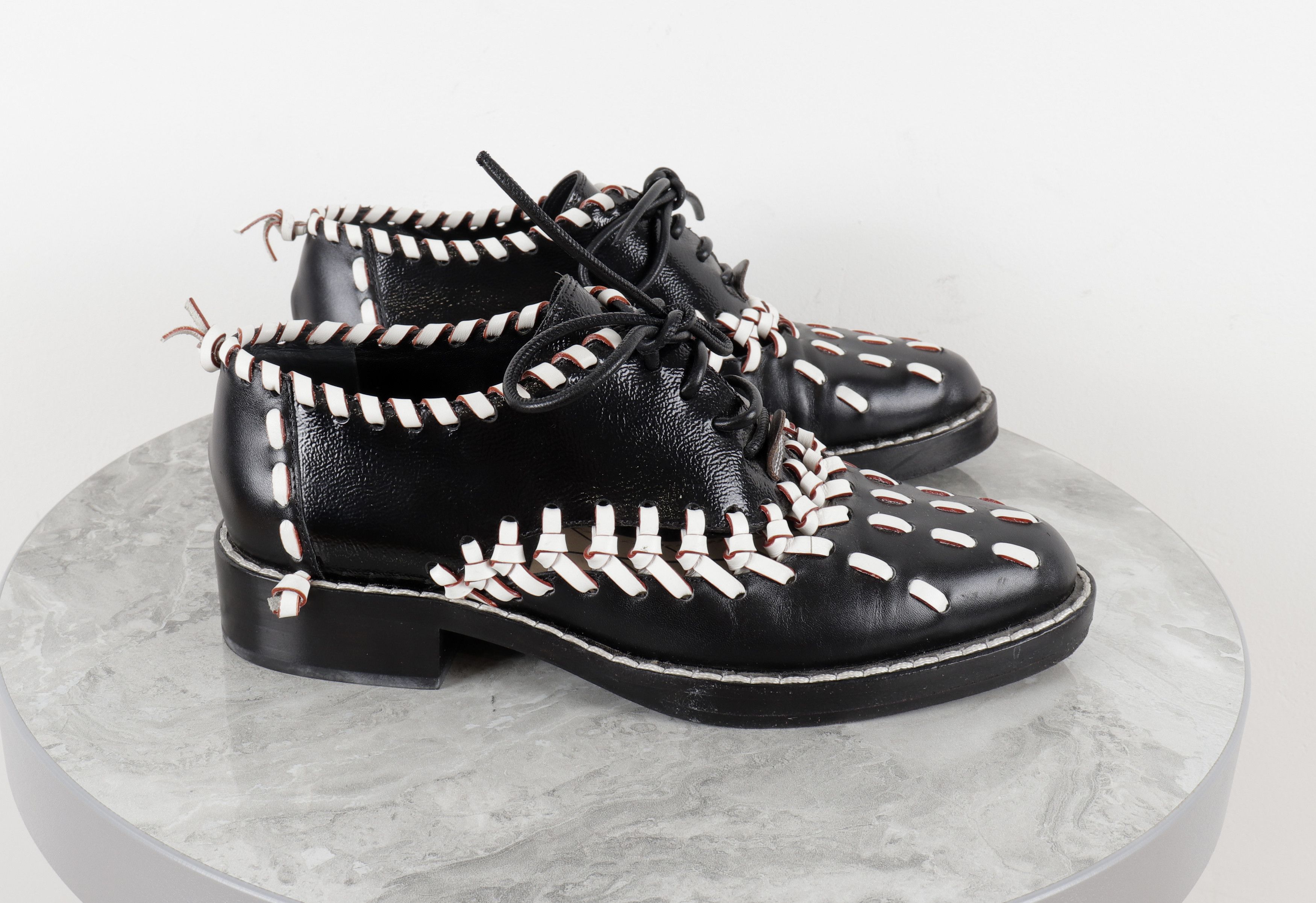 Louis Vuitton Louis Vuitton lace-up Manga Braided Oxford Shoes Size US 7 / IT 37 - 2 Thumbnail