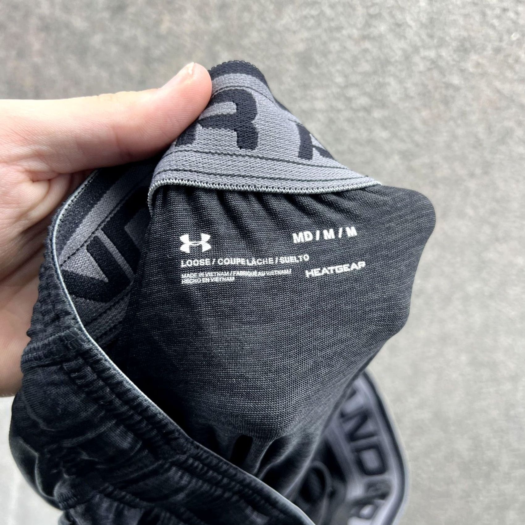 Under Armour Under Armour Shorts Mens Medium Gray HeatGear Athletic Running Training 9 Inseam Size US 31 - 2 Thumbnail