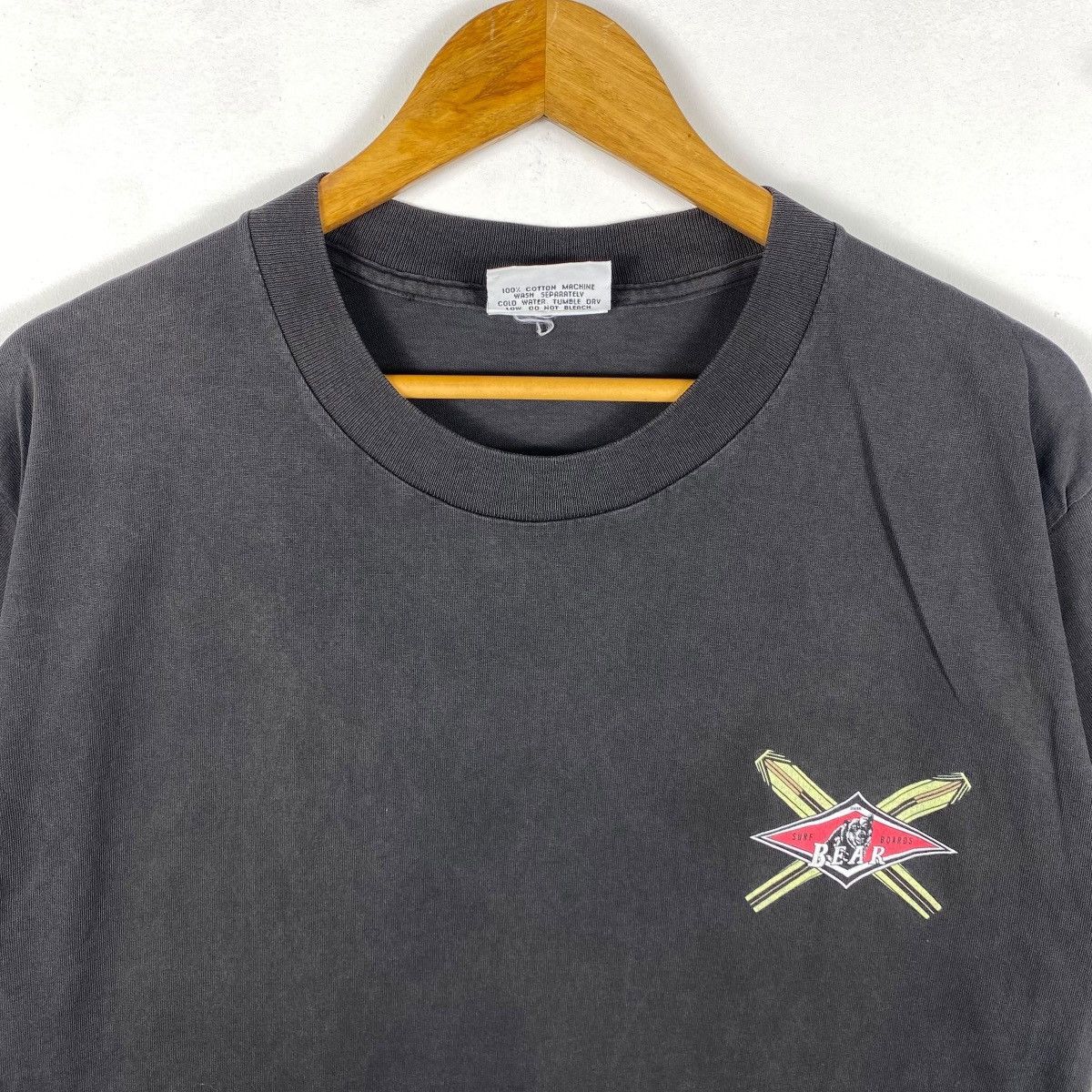 Vintage Vintage 90's BEAR SURFBOARDS Aloha Hawaiian Islands Surf Tee Size US L / EU 52-54 / 3 - 5 Thumbnail