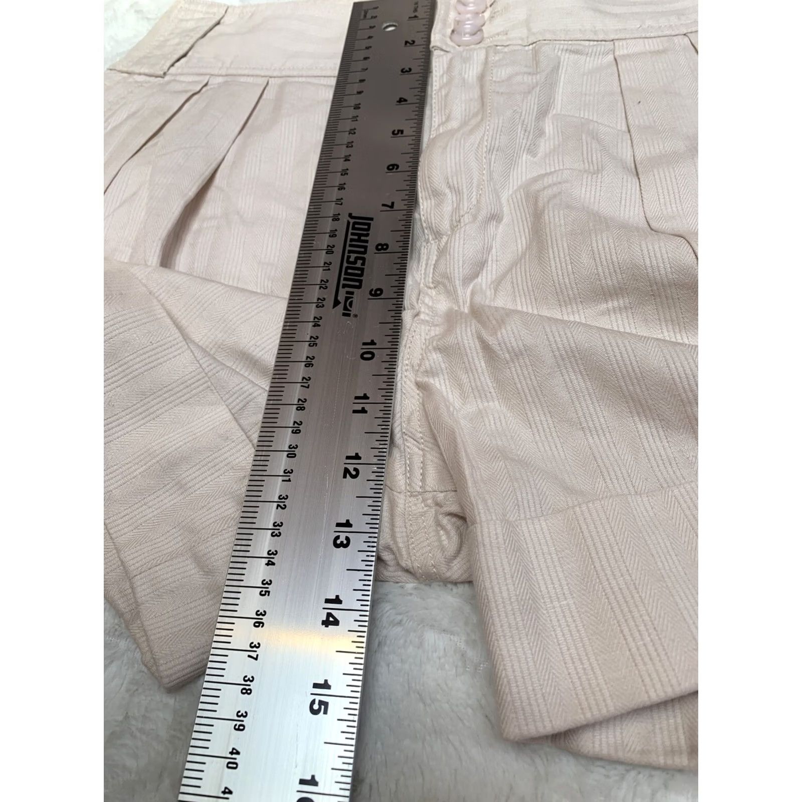 Marc by Marc Jacobs Marc by Jacobs Shorts Womens 12 Tusk Rose Pleated Linen Blend Casual Walking Size New Size 34" / US 12 / IT 48 - 8 Thumbnail