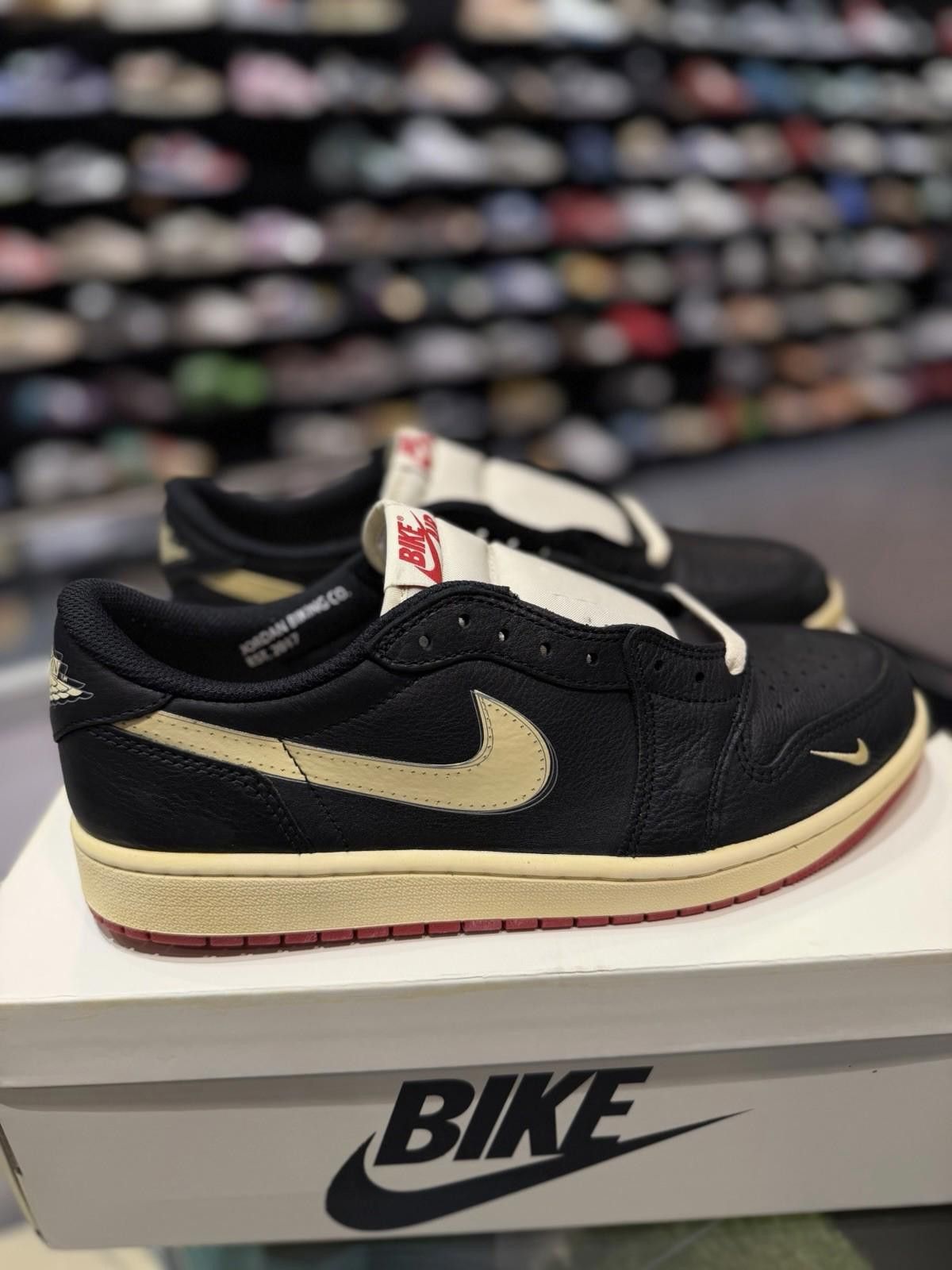 Jordan Brand Nike Air Jordan 1 OG Low “Nigel Sylvester (10) Size US 10 / EU 43 - 7 Thumbnail