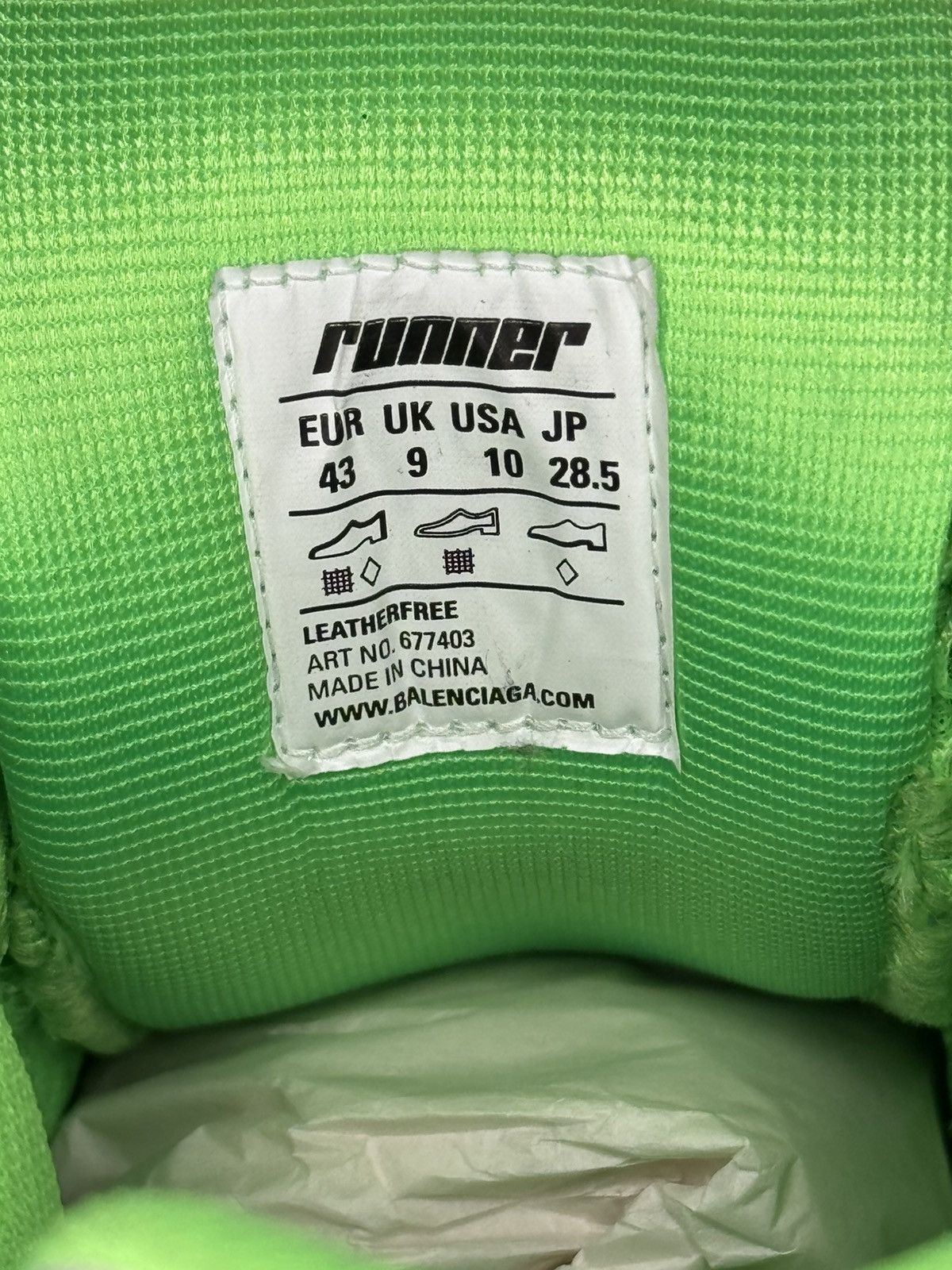 Balenciaga Balenciaga Runner Fluo Green Size US 10 / EU 43 - 13 Thumbnail