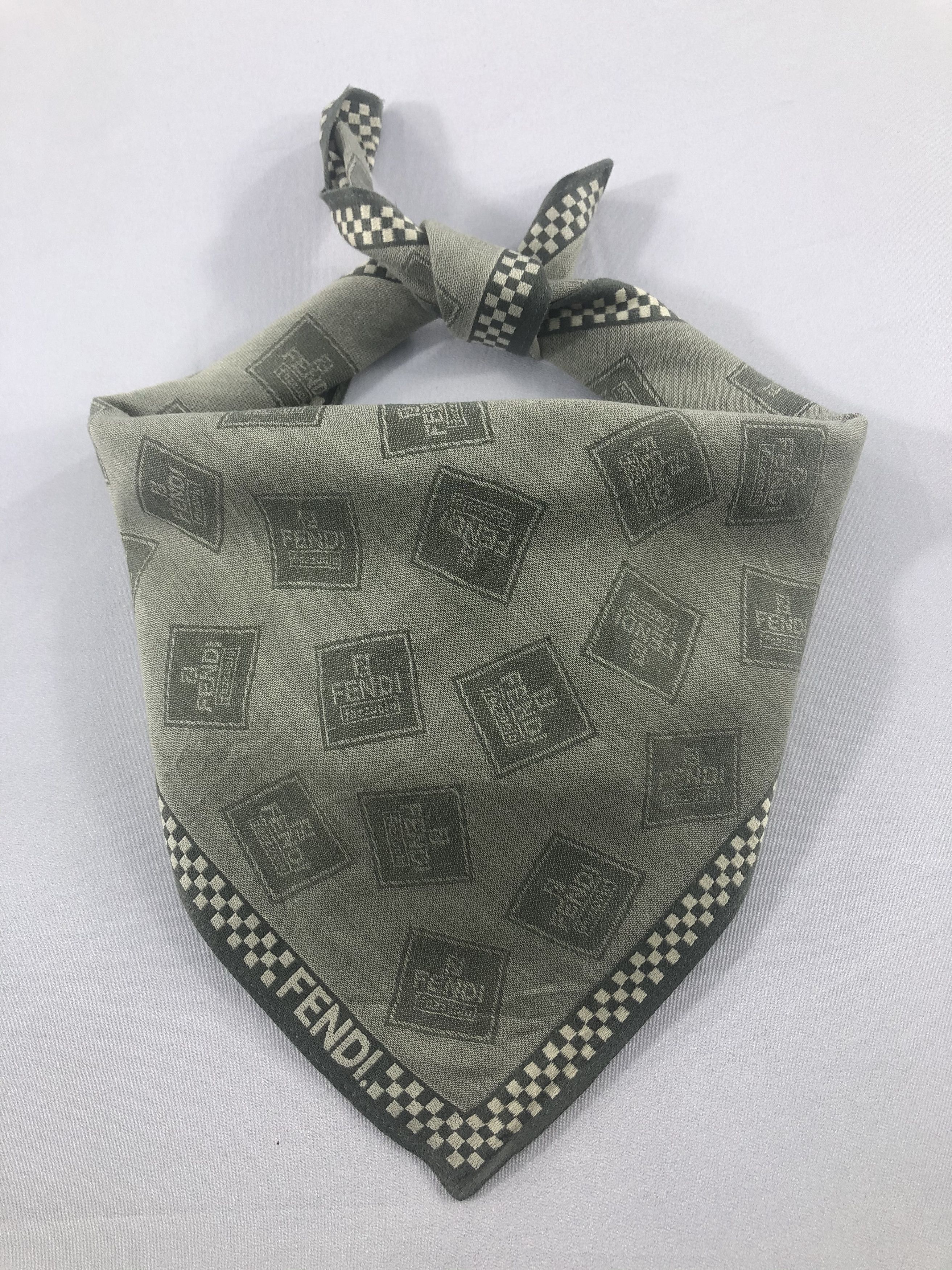 Vintage Fendi Handkerchief / Bandana / Neckerchief A644 Size ONE SIZE - 1 Thumbnail