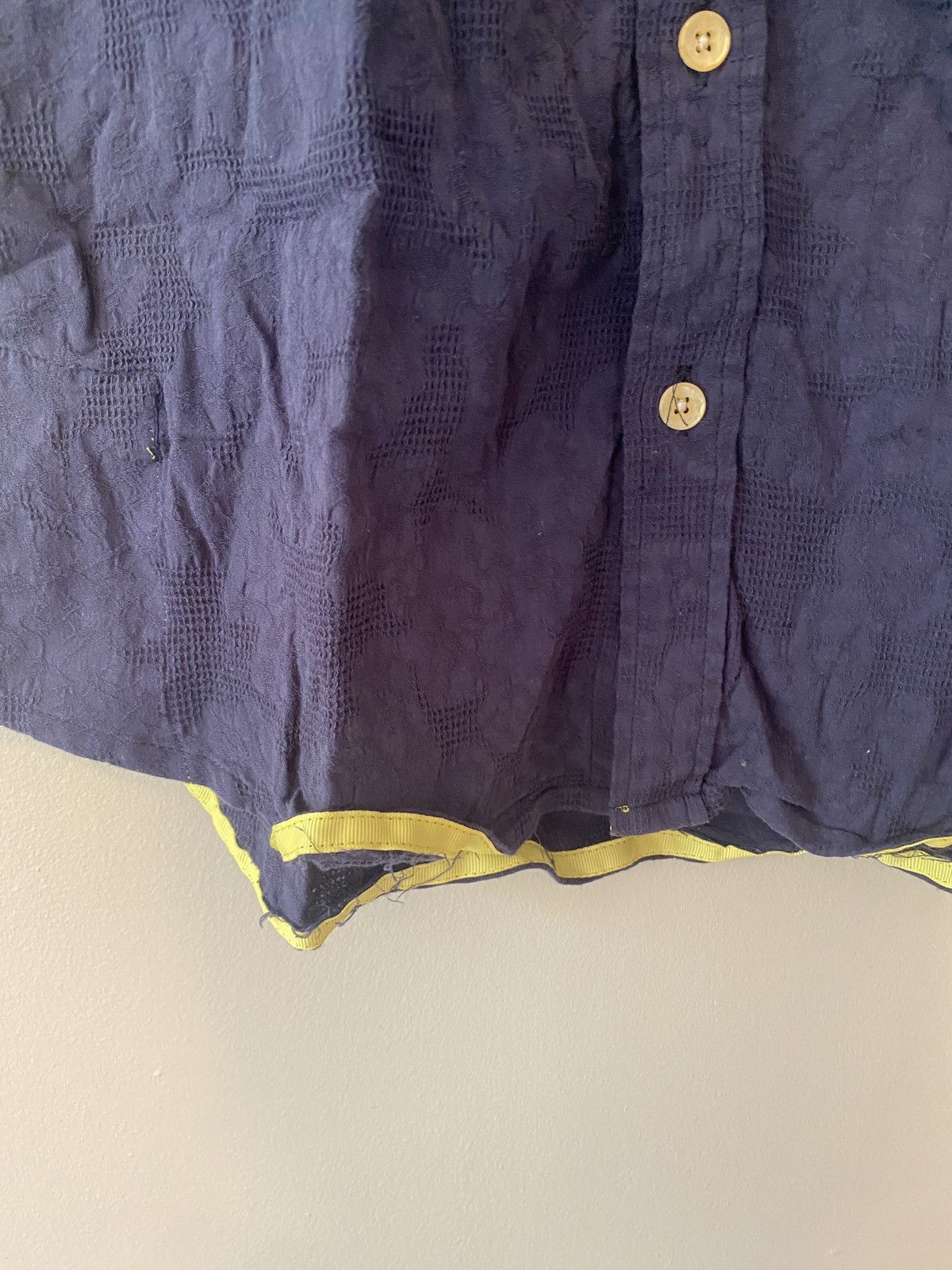 Descendant of Thieves Descendant of Thieves Short Sleeve Blue Button Up Size US S / EU 44-46 / 1 - 4 Thumbnail