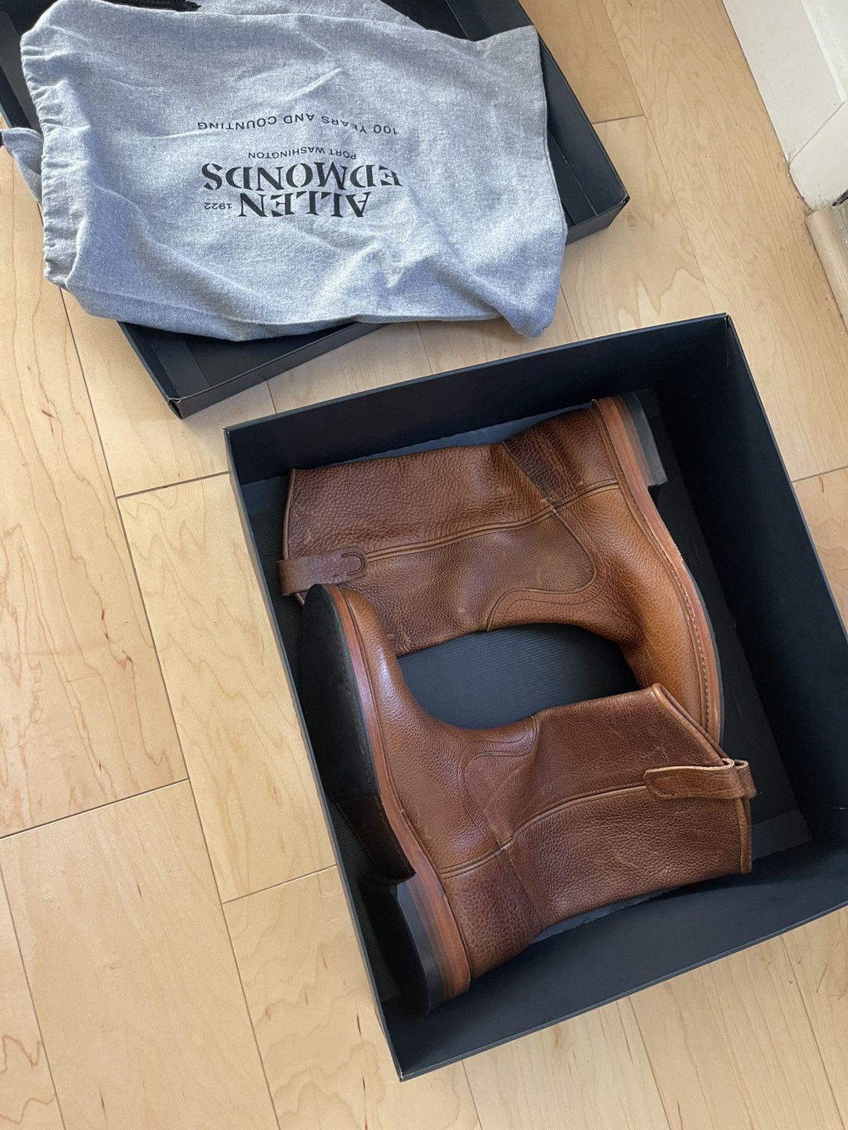 Allen Edmonds Dallas mens brown boots 9.5 new made in USA