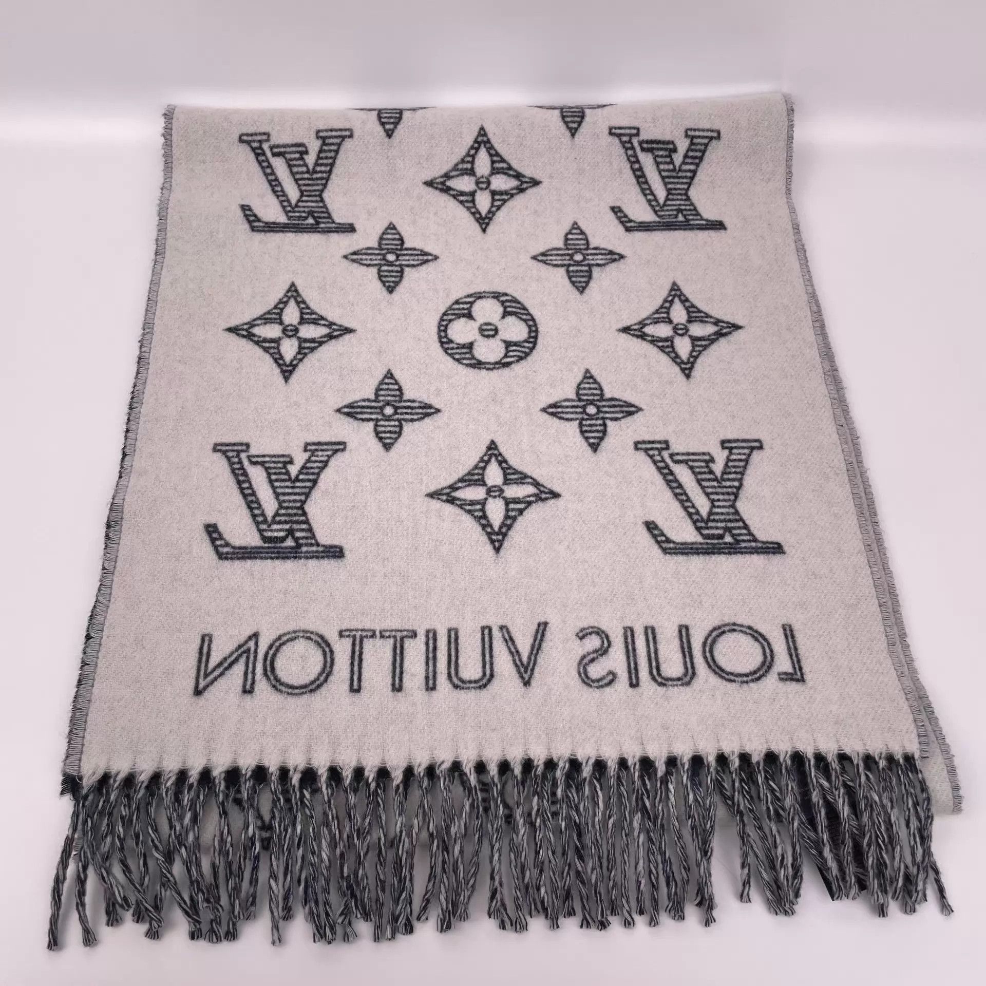 Louis Vuitton LV All-Over Print Navy Scarf Size ONE SIZE - 4 Thumbnail