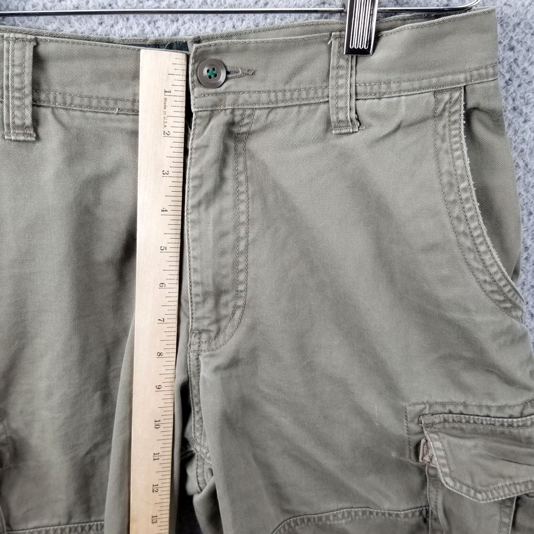 Old Navy Old Navy Surplus Cargo Shorts Mens 31 Brown Khaki Beige Cargo Army Casual Mens Shorts 31 Size US 31 - 4 Thumbnail