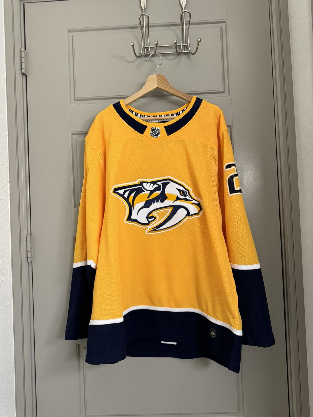 Adidas NHL Predators #21 Authentic Home Jersey size 54