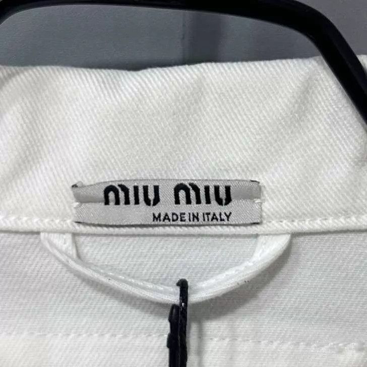 Miu Miu MIU MIU Pearl & Crystal Button Denim Jacket Women's 36 Size XS / US 0-2 / IT 36-38 - 4 Thumbnail