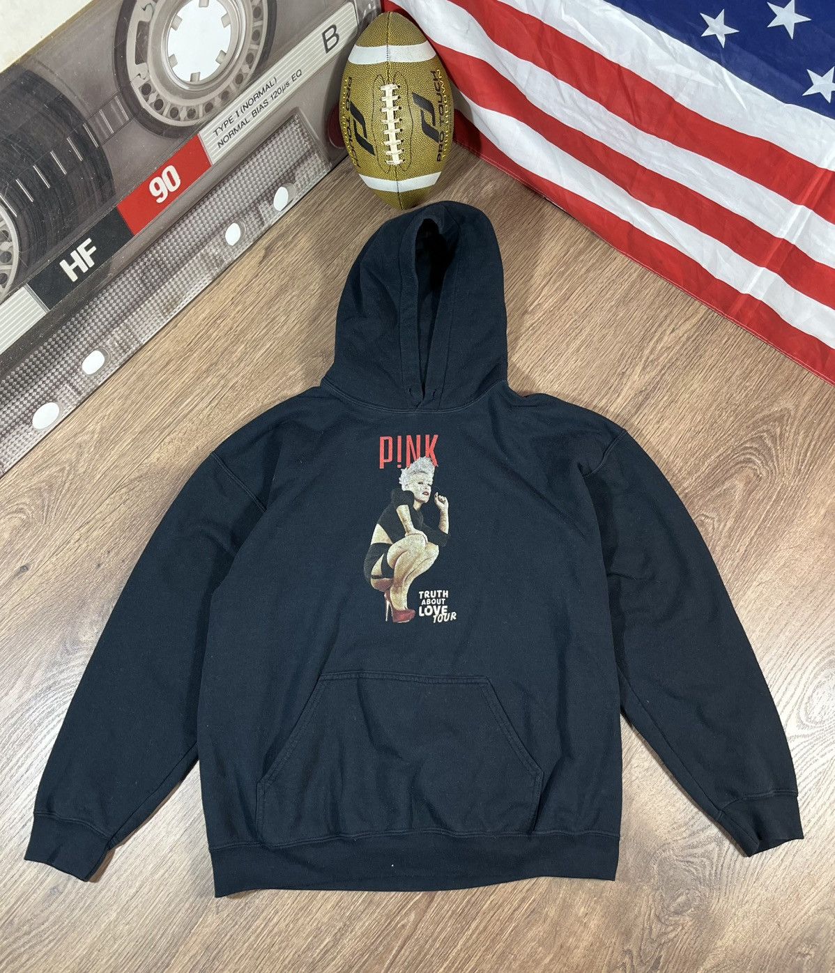 Pink Vintage Pink Truth About Love Tour 2013 Hoodie Size US L / EU 52-54 / 3 - 2 Thumbnail
