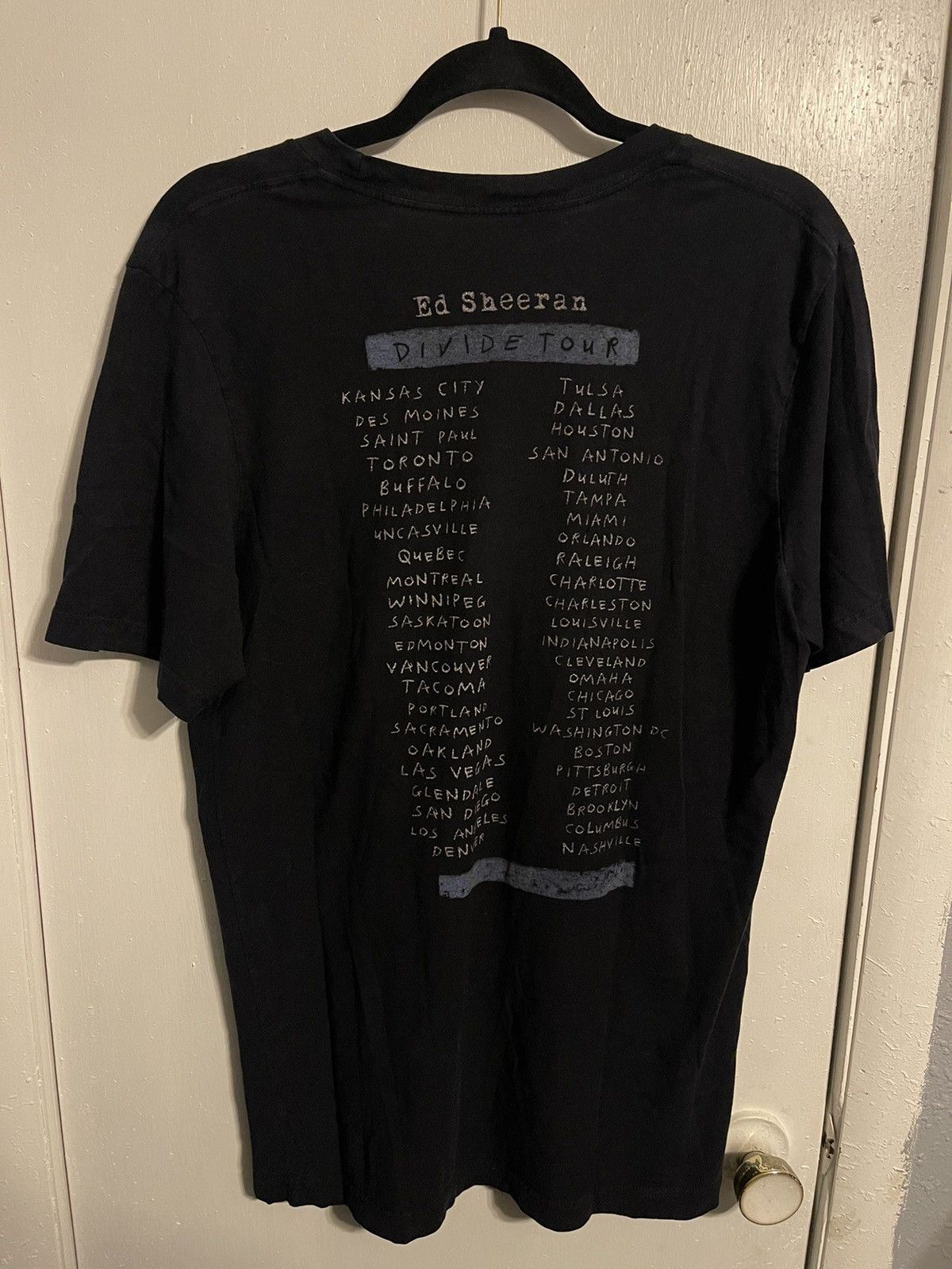 Band Tees Ed Sheeran Divide Tour Tee Size US L / EU 52-54 / 3 - 3 Thumbnail