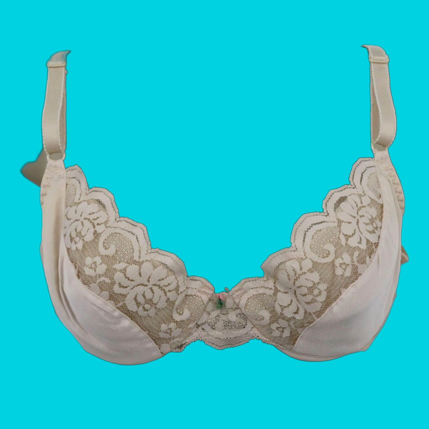 JCPenney VINTAGE J. C. Penney Fantasia Bra 36B Cream Underwire Lined Lace Satin Rosette 7236 Womens Size ONE SIZE - 1 Thumbnail