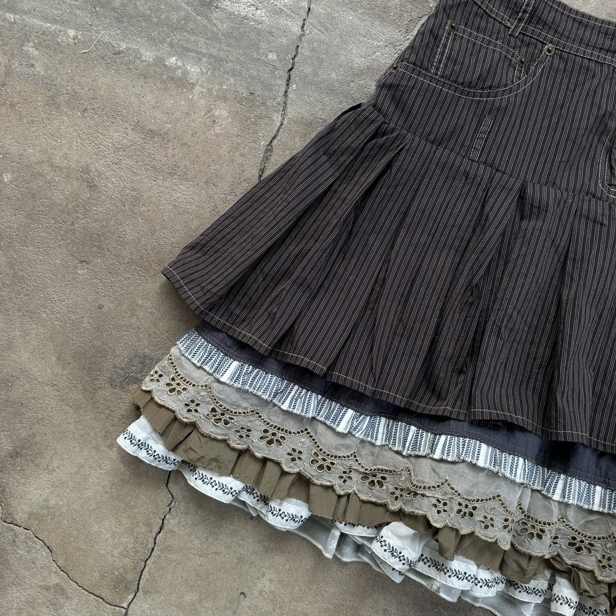 Vintage Tricot Chic Italy Brown Midi Skirt Size 28" / US 6 / IT 42 - 4 Thumbnail