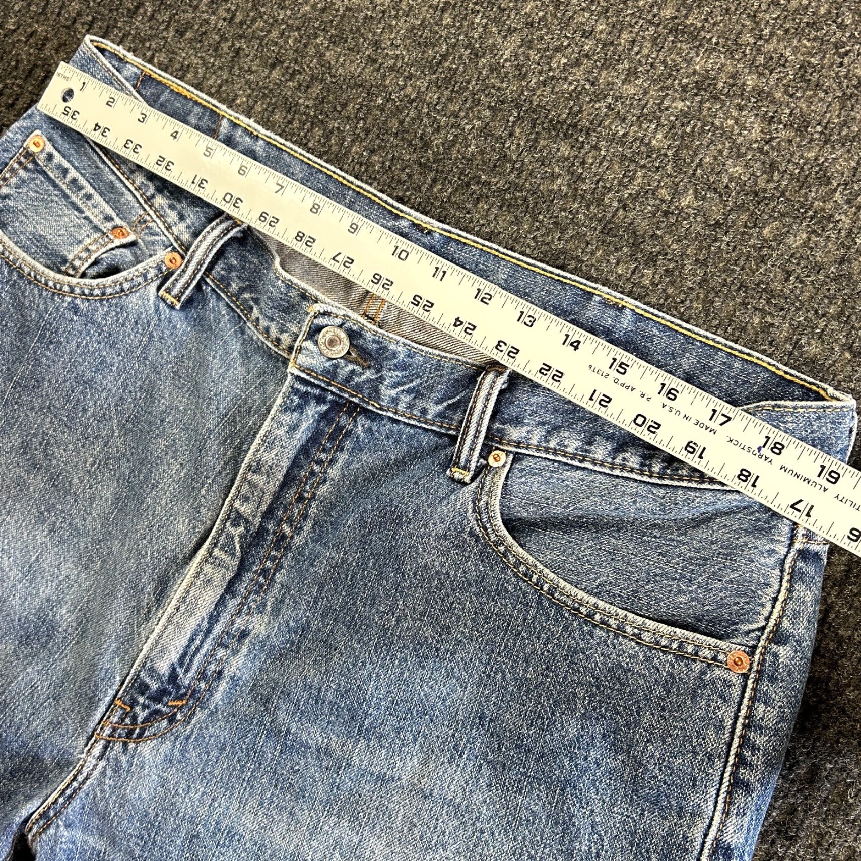Levi's VINTAGE Levi’s 505 Denim Bermuda Shorts Mens 40 Blue Distressed 90s Y2K Skater Baggy 5-Pocket Denim Jeans Short Size US 40 / EU 56 - 4 Thumbnail
