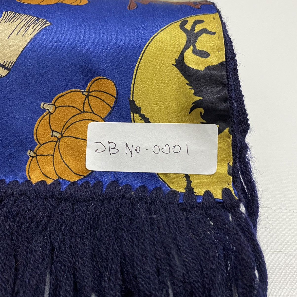 Cartoon Network TAZMANIA JAPANESSE CARTOON SILK SCARF MUFFLER JB001 Size ONE SIZE - 10 Thumbnail