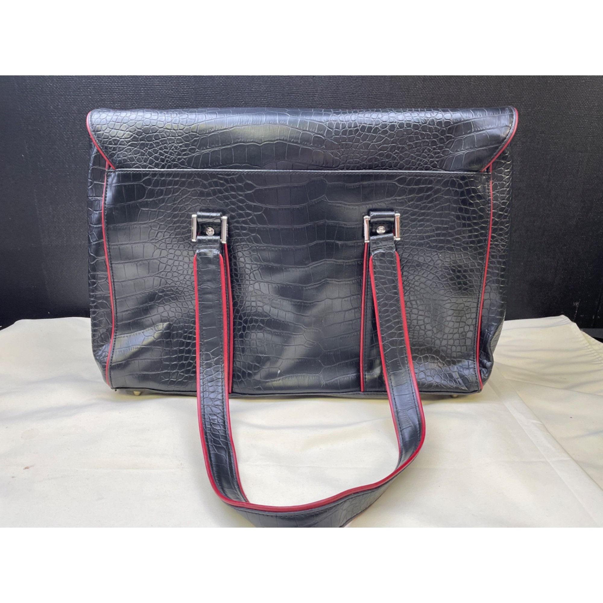 Chaps Chaps Unisex Black Croc Pattern Laptop Messenger Shoulder Ba Size ONE SIZE - 3 Thumbnail