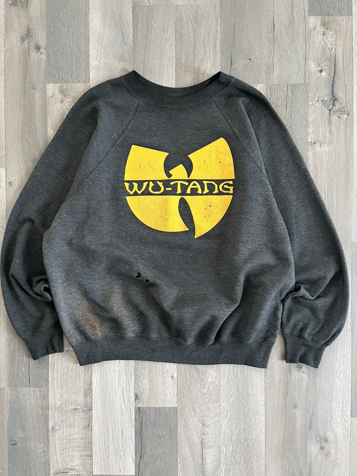 Wu-Tang Clan Vintage 90s Wu Tang Crewneck Sweatshirt Size US L / EU 52-54 / 3 - 1 Thumbnail