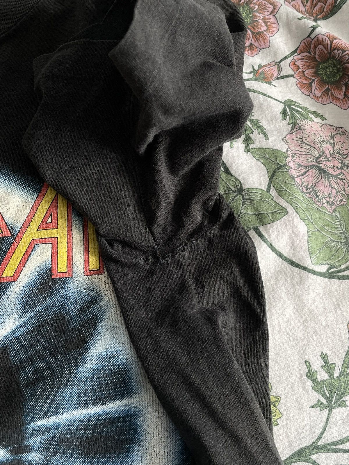Band Tees Def Leppard Black Vintage 90s Tee Rock Metal Adrenalize Tour Size US M / EU 48-50 / 2 - 15 Thumbnail