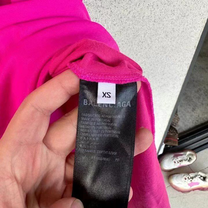 Balenciaga Balenciaga Dragon Fruit Pink Lock Scissors Small Logo Shor Size US XS / EU 42 / 0 - 4 Thumbnail