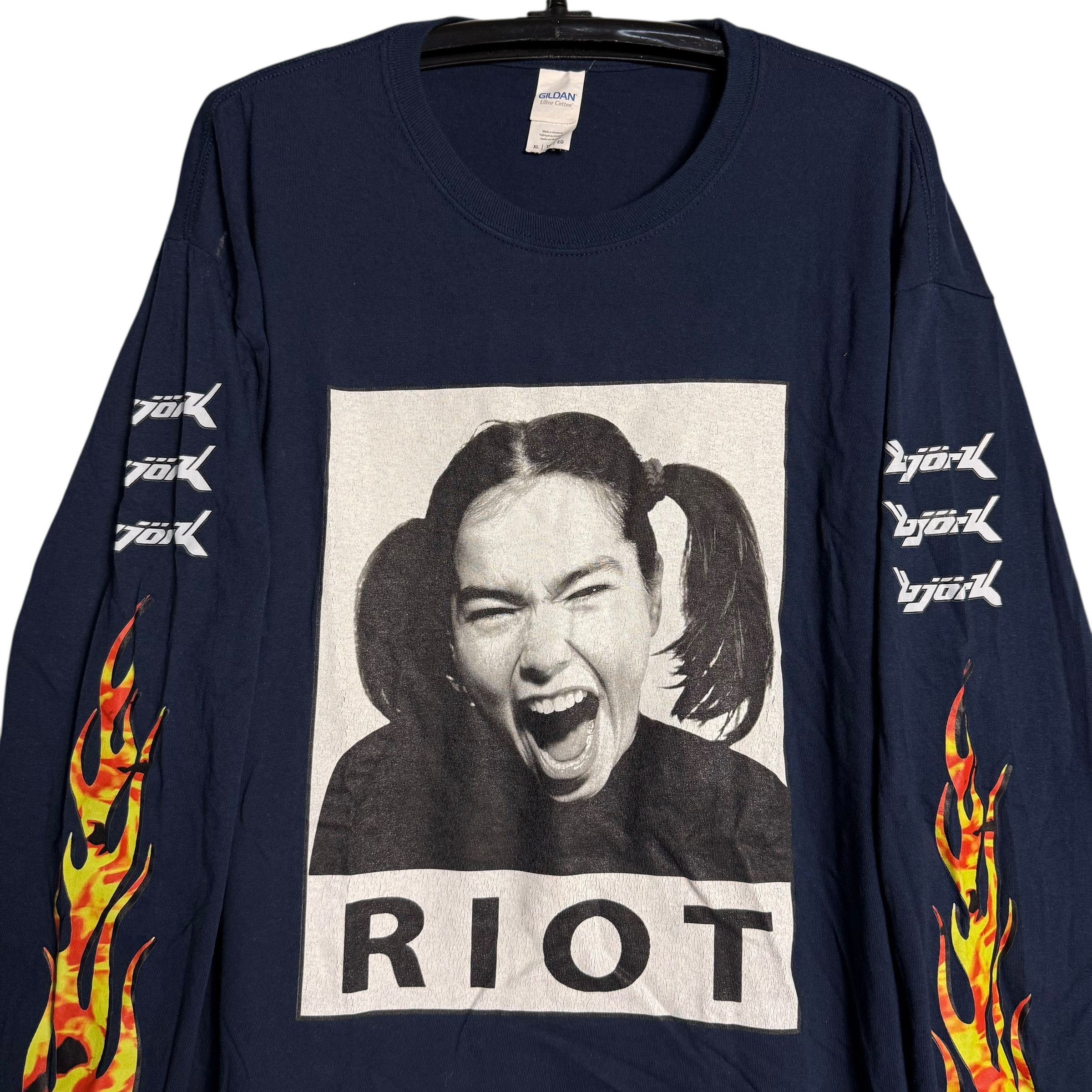 Band Tees 🔥RARE🔥Vintage Bjork Riot OVP L/SLeeve T-shirt Size US XL / EU 56 / 4 - 2 Thumbnail
