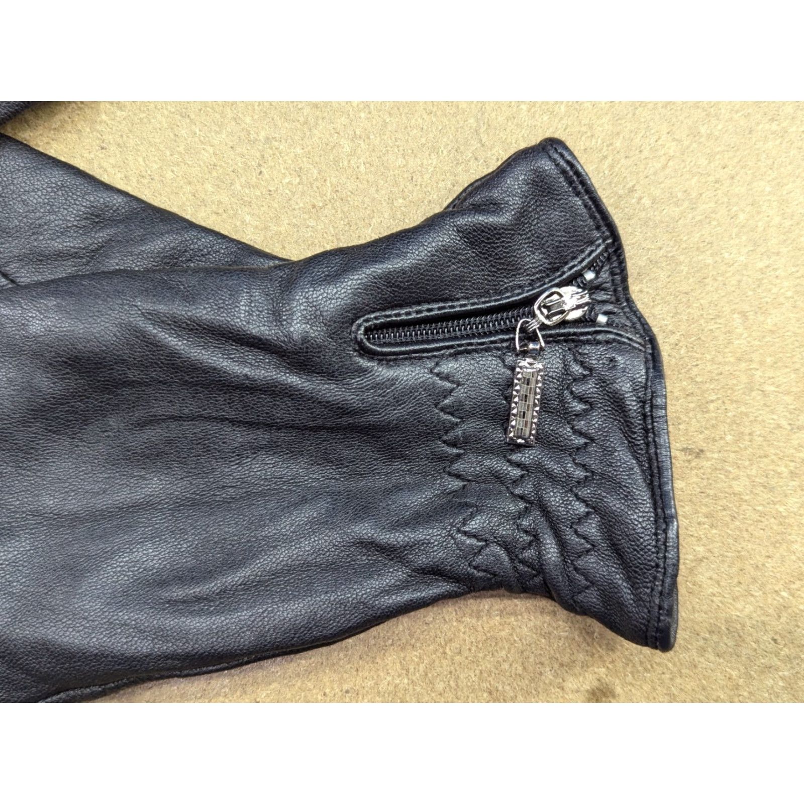 Vintage Genuine Leather Womens Gloves Size 7.5 Black Winter Lined Glove Ladies Fleece Lining - Womens, Glove, Leather, Black, 7.5 Size M / US 6-8 / IT 42-44 - 4 Thumbnail