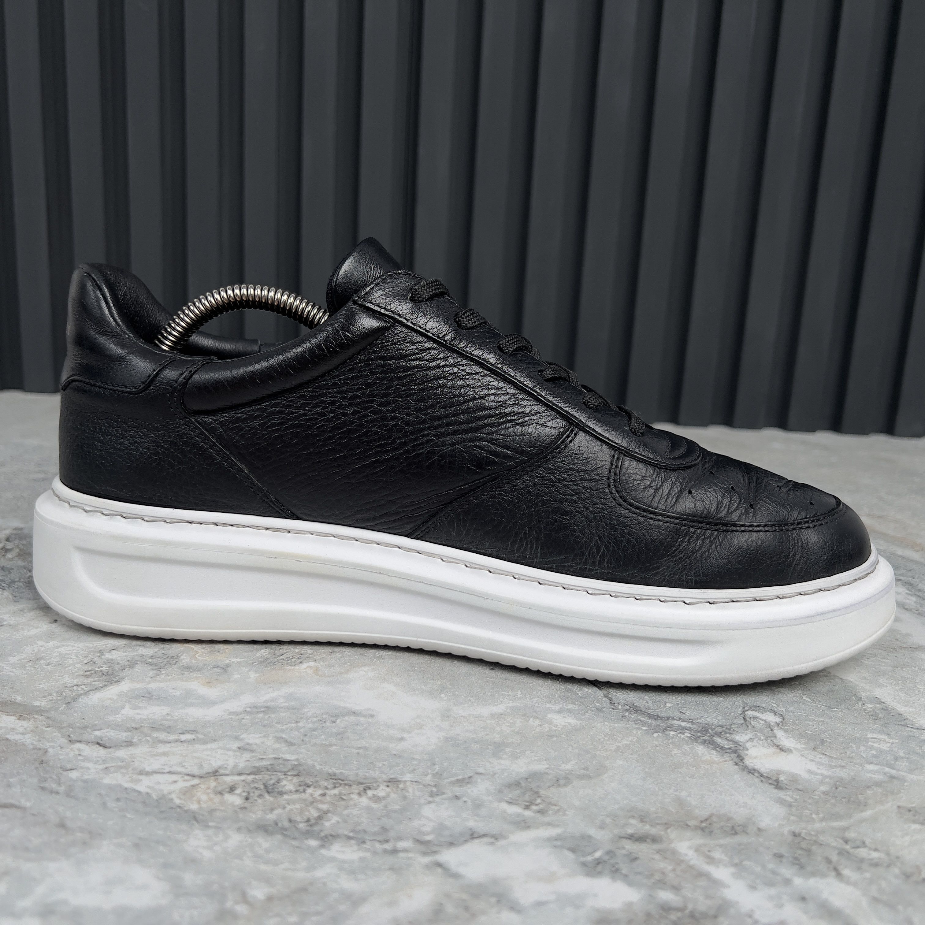 Louis Vuitton Louis Vuitton Beverly Hills Sneakers Monogram Leather Size US 8 / EU 41 - 9 Thumbnail