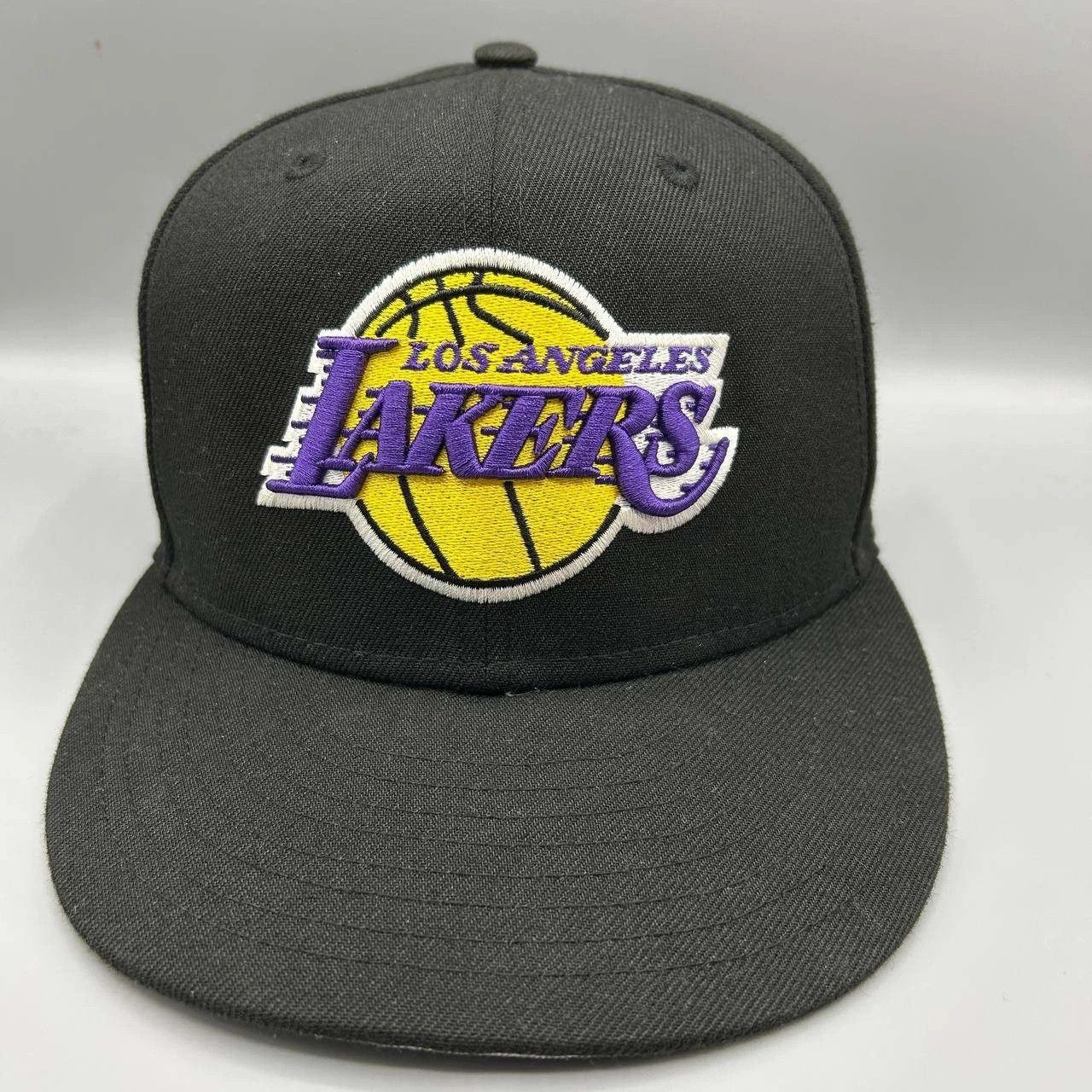 New Era Los Angeles LA Lakers Hat Men 7 3/8 Embroidered NBA Fitted Size ONE SIZE - 1 Thumbnail