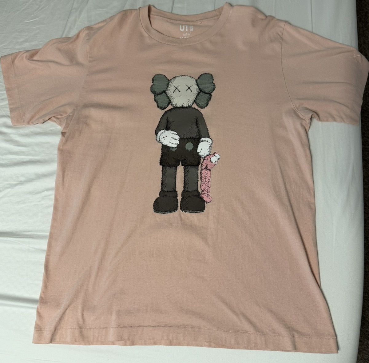 Kaws × Uniqlo Kaws x Uniqlo Companion Tee Size US L / EU 52-54 / 3 - 1 Thumbnail