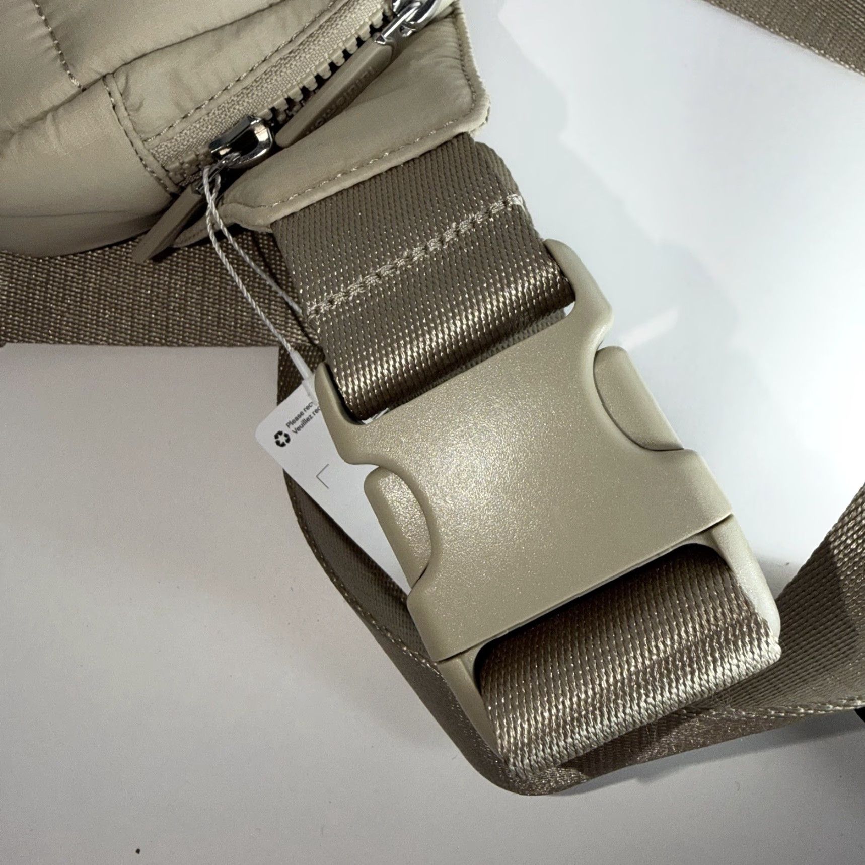Lululemon Lululemon Everywhere Belt Bag Large Wunder Puff Trench Beige New Size ONE SIZE - 4 Thumbnail