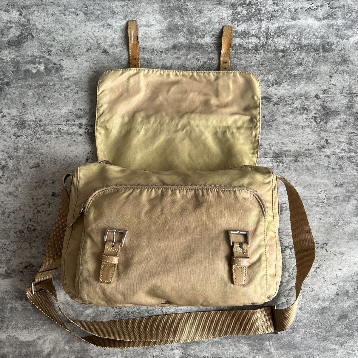 Prada Vintage Prada Nylon Beige Messenger Bag Size ONE SIZE - 18 Thumbnail