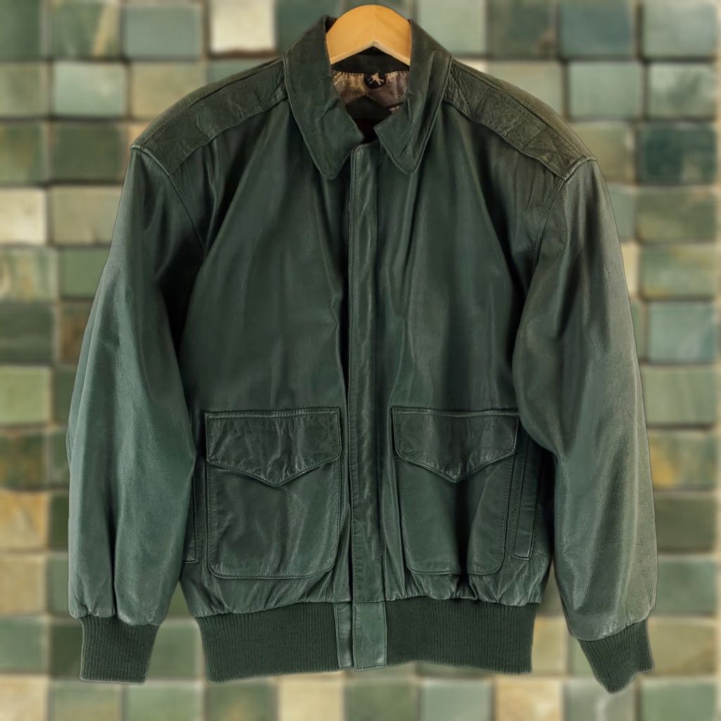 Vintage VINTAGE General Clothing Company Leather Bomber Jacket Green M Mens Revival 90s Scuff on back Size US M / EU 48-50 / 2 - 1 Thumbnail