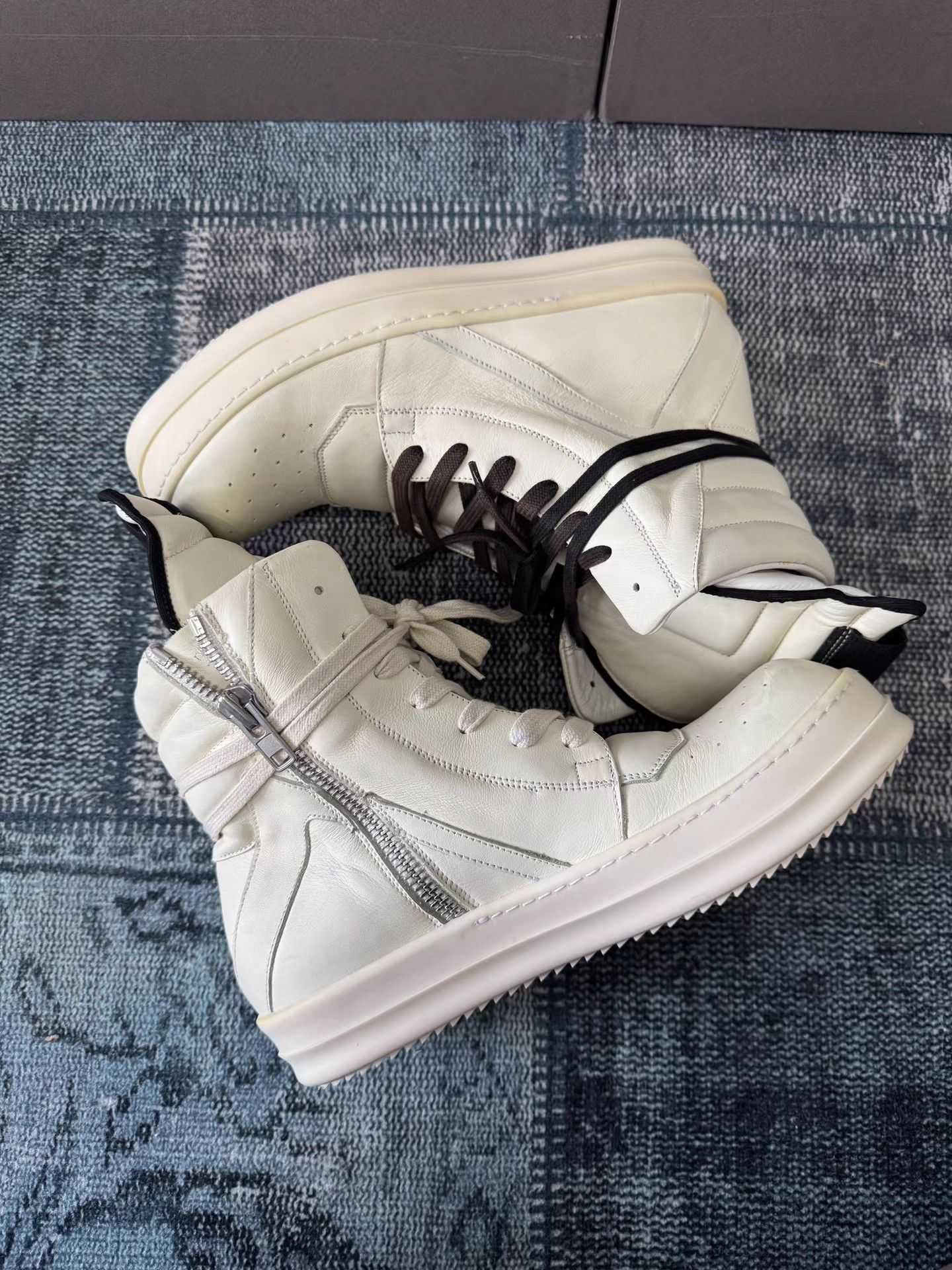 Rick Owens Rick Owens Mainline Reverse Triangle Sneakers Size US 9 / IT 39 - 3 Thumbnail