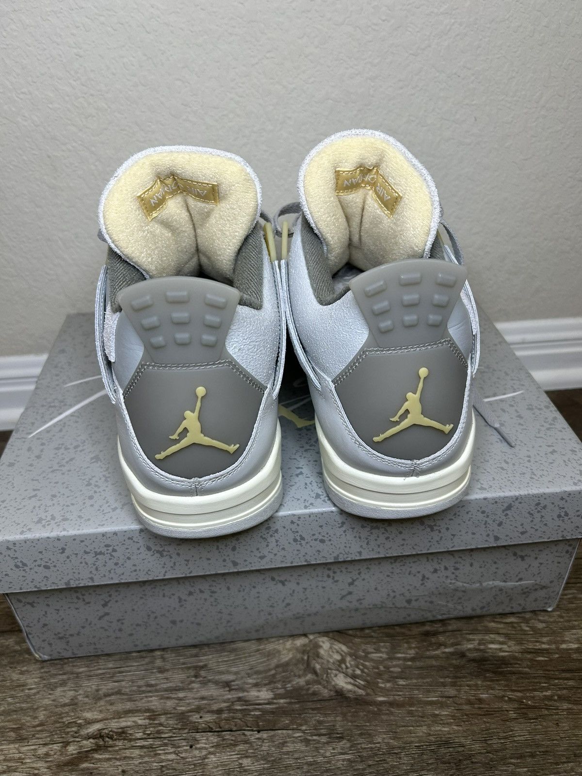 Jordan Brand Jordan 4 Retro SE Craft ‘Photon Dust’ Size US 11.5 / EU 44-45 - 4 Thumbnail