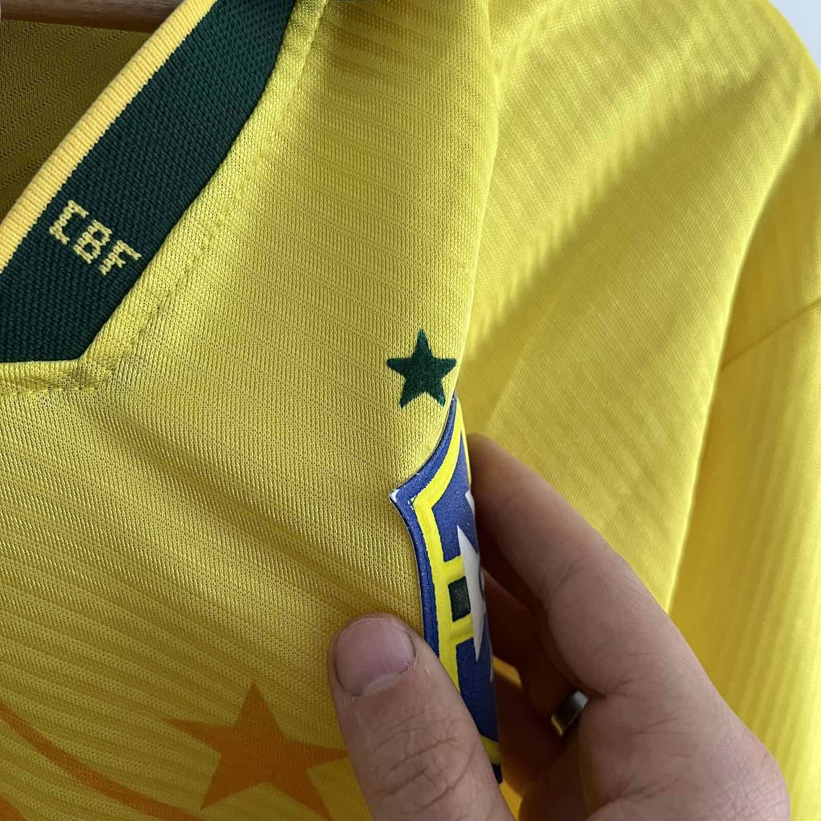 Vintage Vintage 1994 Brazil Umbro Soccer Jersey Sz Size US L / EU 52-54 / 3 - 5 Thumbnail