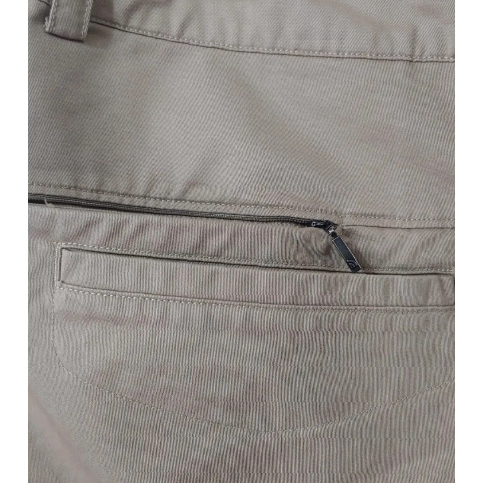 The North Face The North Face Shorts Mens 36 Beige Khaki Zipup Pockets Stretch Logo - Casual, 6-Pocket, Cotton Blend, Flat Front, Zip Closure, Light Wash, Be… Size US 36 / EU 52 - 4 Thumbnail
