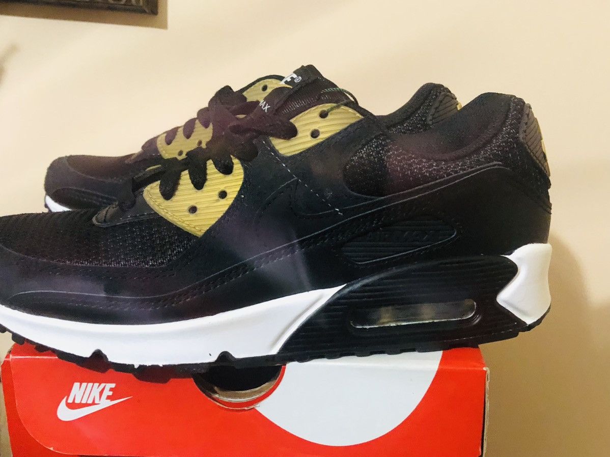 Nike NIKE AIR MAX 90 BLACK/GOLD 💎🔥 Size US 7 / EU 40 - 7 Thumbnail